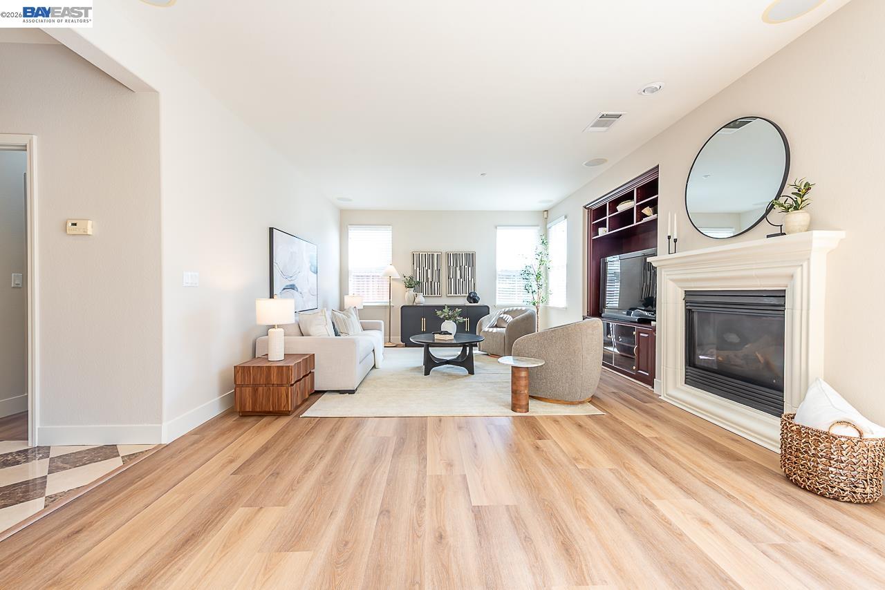 Detail Gallery Image 18 of 60 For 33038 Garfinkle St, Union City,  CA 94587 - 5 Beds | 4/1 Baths