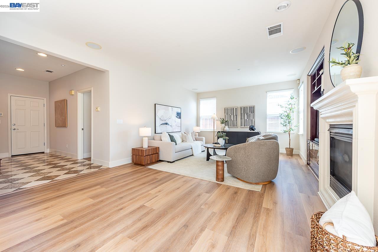 Detail Gallery Image 20 of 60 For 33038 Garfinkle St, Union City,  CA 94587 - 5 Beds | 4/1 Baths