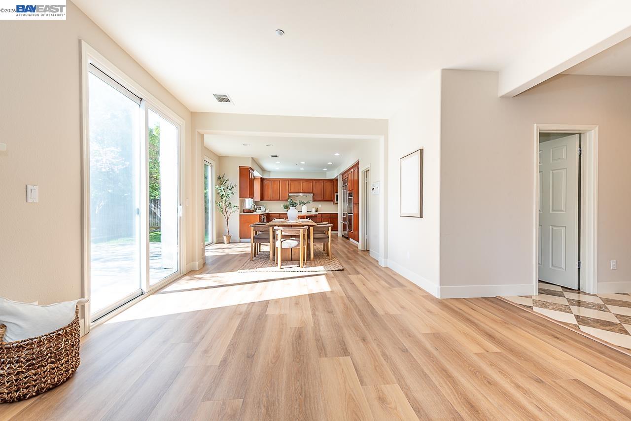 Detail Gallery Image 22 of 60 For 33038 Garfinkle St, Union City,  CA 94587 - 5 Beds | 4/1 Baths