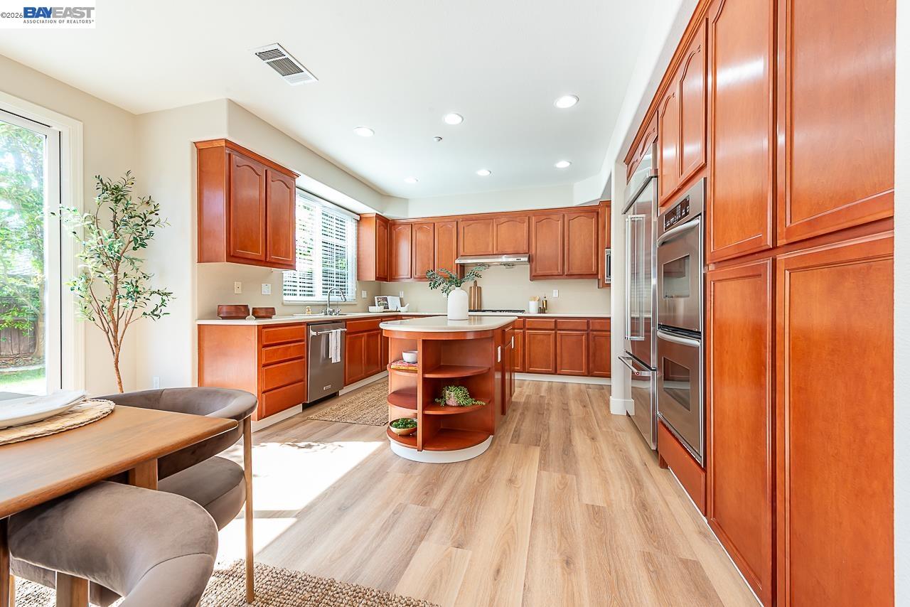 Detail Gallery Image 25 of 60 For 33038 Garfinkle St, Union City,  CA 94587 - 5 Beds | 4/1 Baths