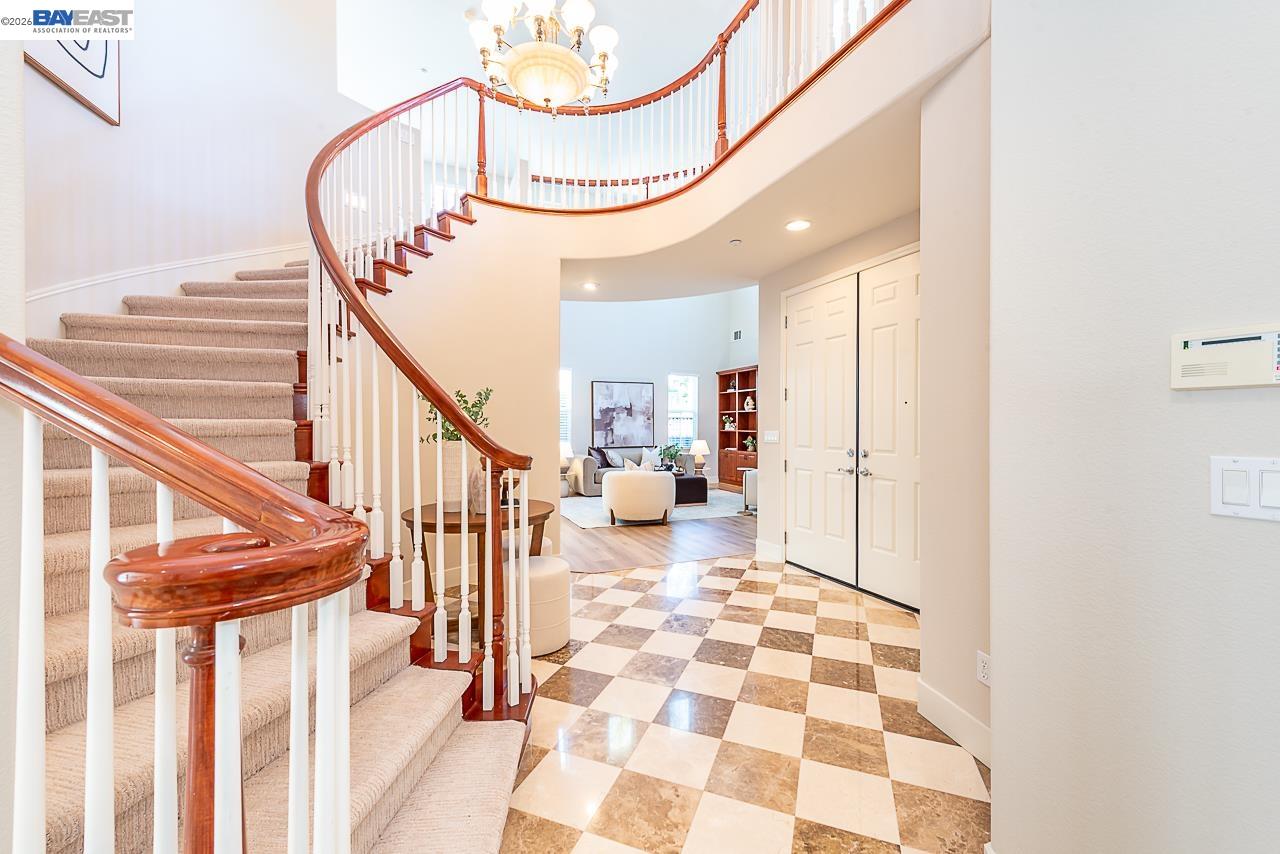 Detail Gallery Image 6 of 60 For 33038 Garfinkle St, Union City,  CA 94587 - 5 Beds | 4/1 Baths