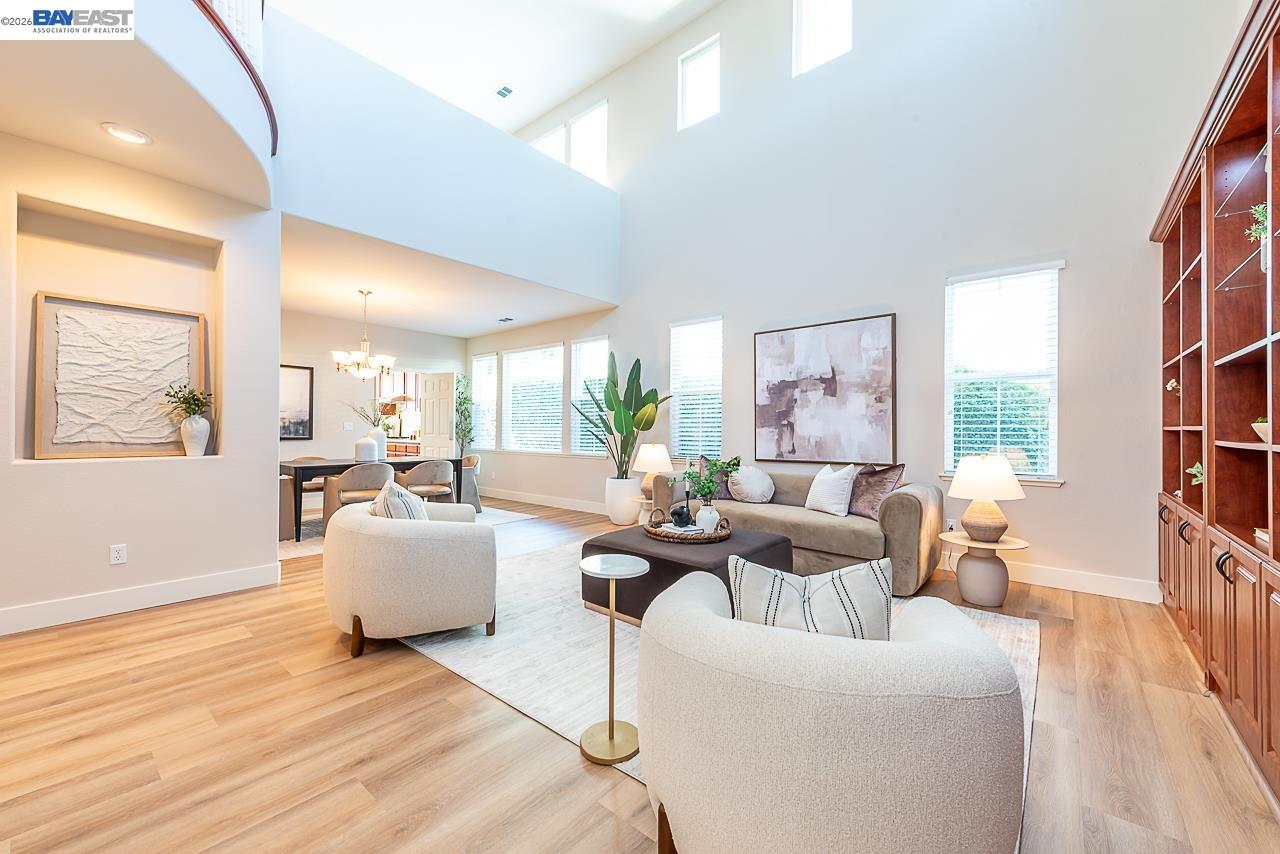 Detail Gallery Image 10 of 60 For 33038 Garfinkle St, Union City,  CA 94587 - 5 Beds | 4/1 Baths