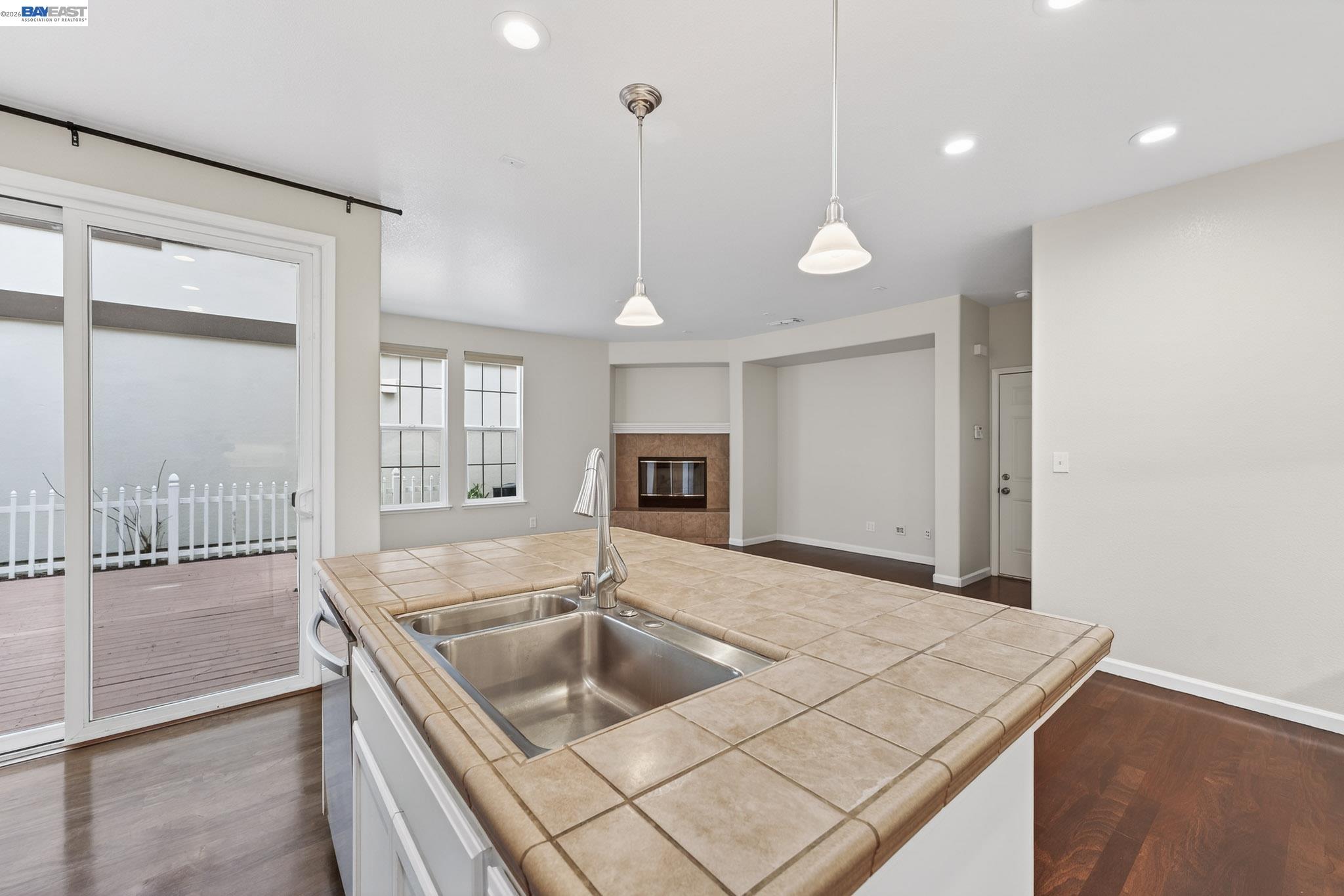 Detail Gallery Image 11 of 48 For 43 W Casita Ln, Mountain House,  CA 95391 - 3 Beds | 2/1 Baths