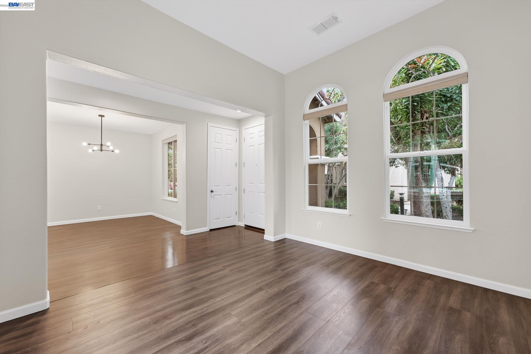 Detail Gallery Image 5 of 48 For 43 W Casita Ln, Mountain House,  CA 95391 - 3 Beds | 2/1 Baths