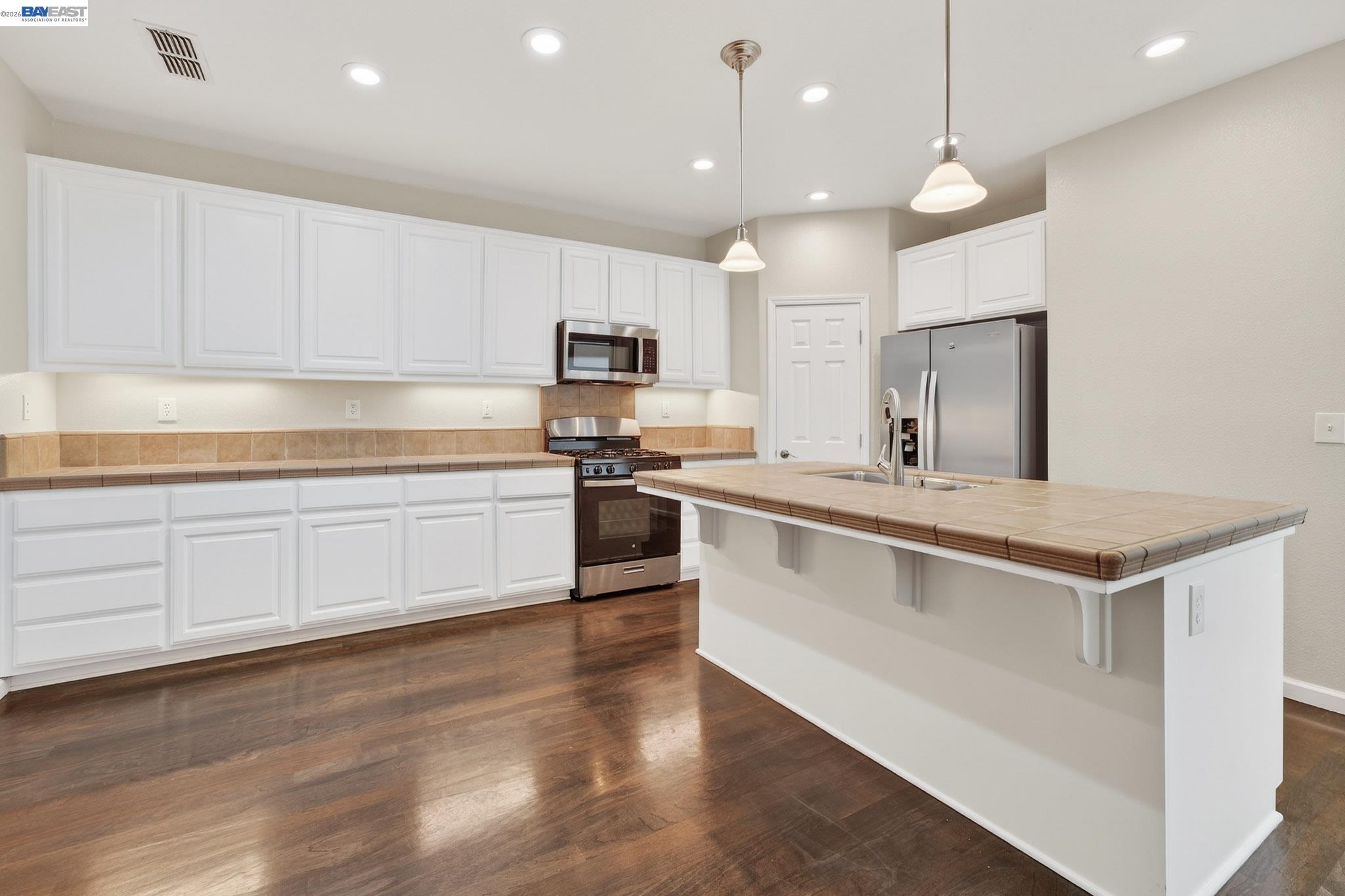 Detail Gallery Image 9 of 48 For 43 W Casita Ln, Mountain House,  CA 95391 - 3 Beds | 2/1 Baths