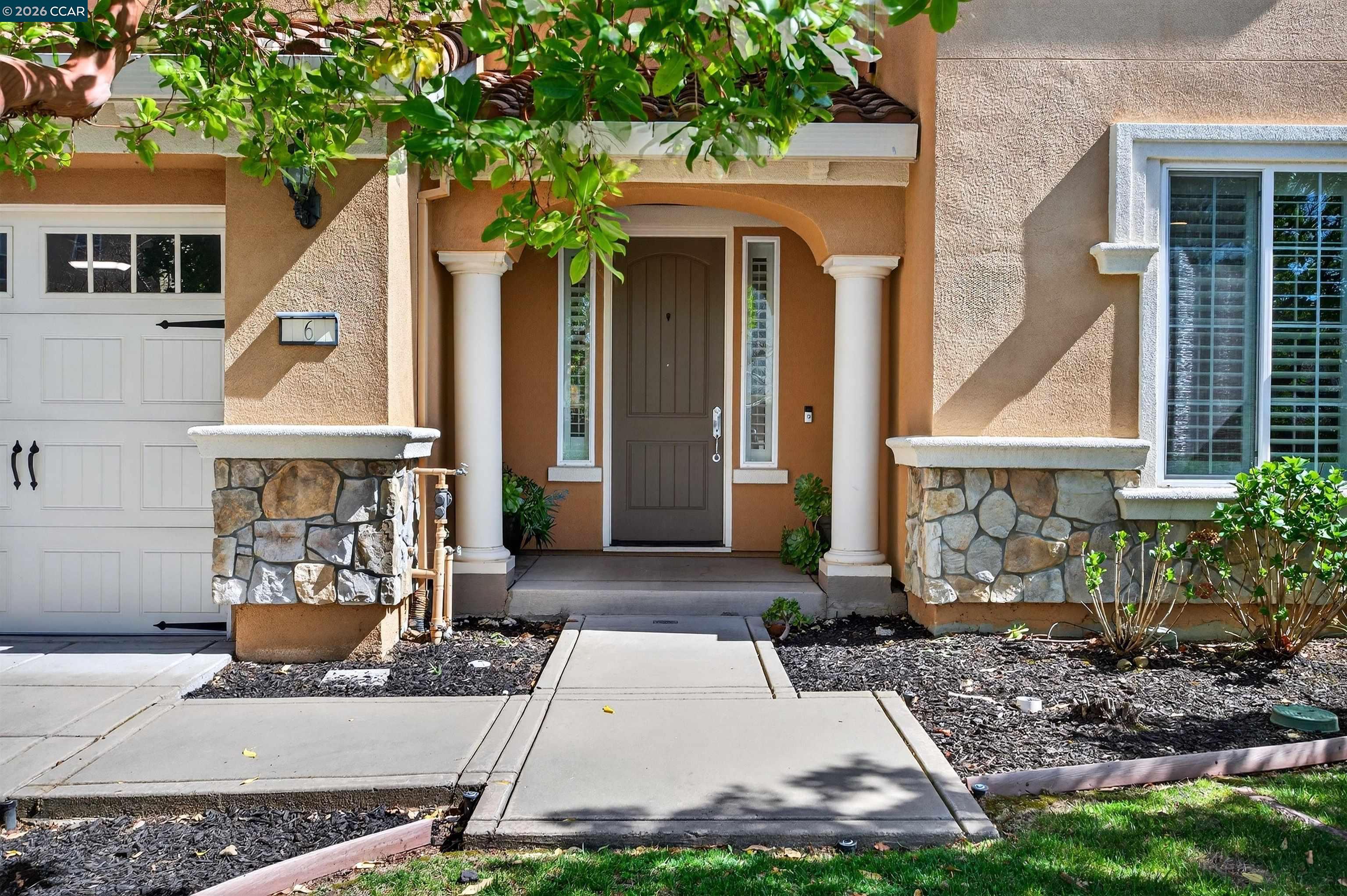 Detail Gallery Image 2 of 60 For 6 Tullach Pl, Hayward,  CA 94542 - 5 Beds | 3 Baths