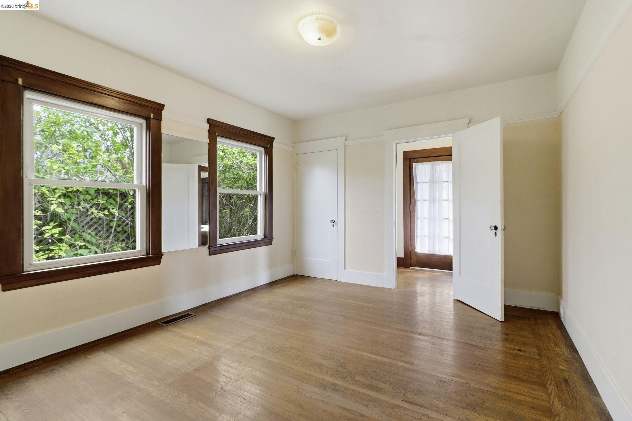 Detail Gallery Image 15 of 41 For 1529 Ada St, Berkeley,  CA 94703 - 5 Beds | 2 Baths