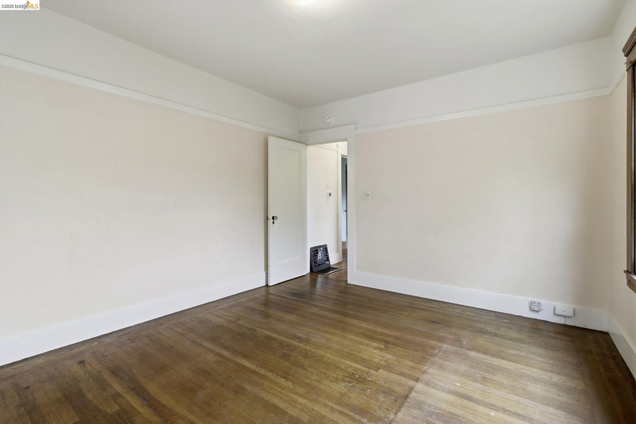 Detail Gallery Image 18 of 41 For 1529 Ada St, Berkeley,  CA 94703 - 5 Beds | 2 Baths