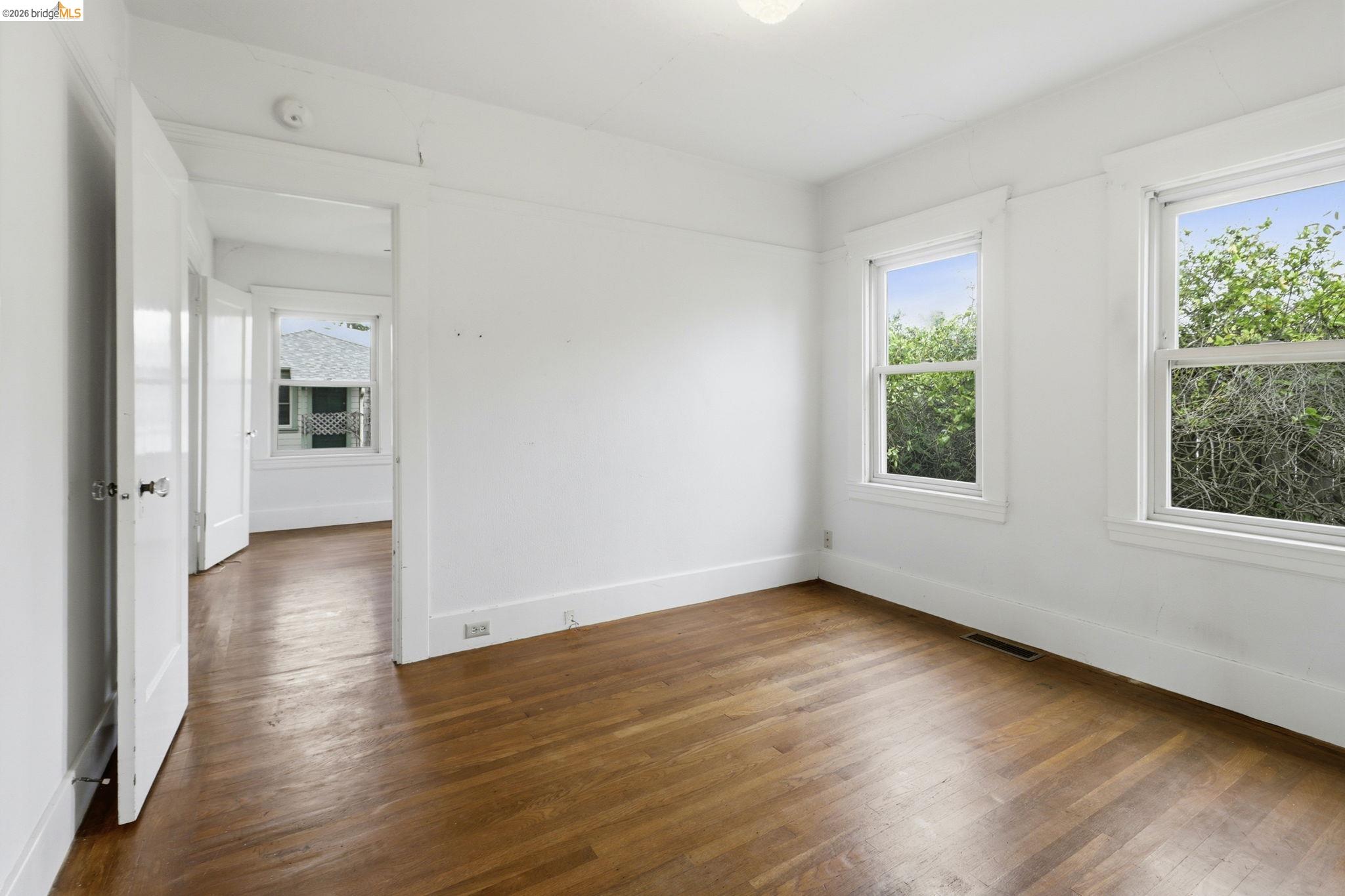 Detail Gallery Image 19 of 41 For 1529 Ada St, Berkeley,  CA 94703 - 5 Beds | 2 Baths