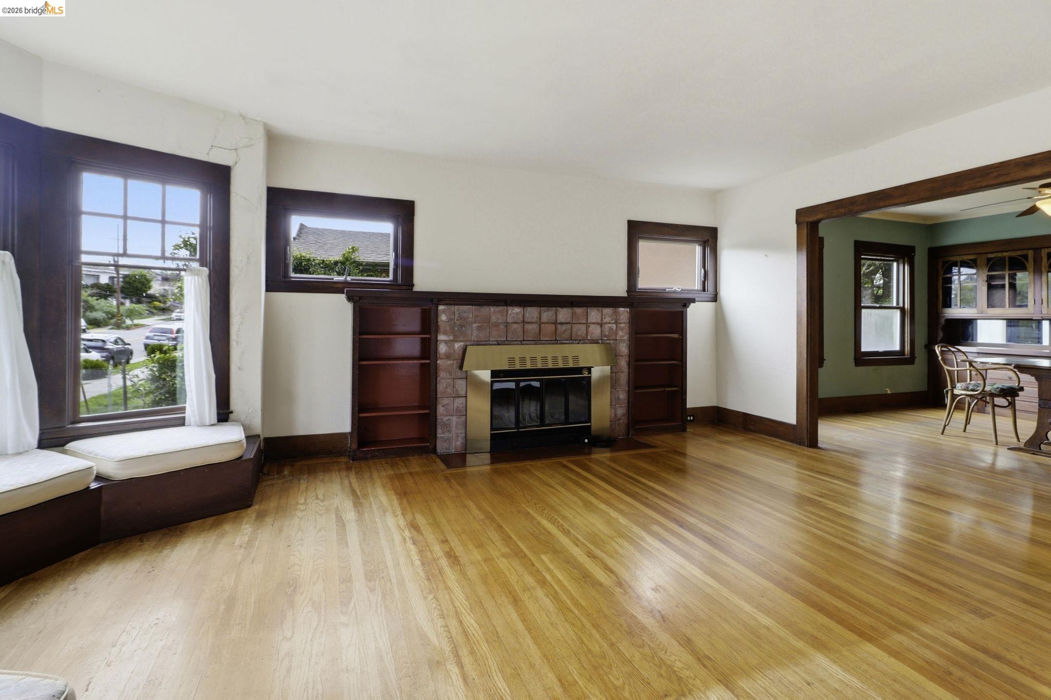 Detail Gallery Image 3 of 41 For 1529 Ada St, Berkeley,  CA 94703 - 5 Beds | 2 Baths