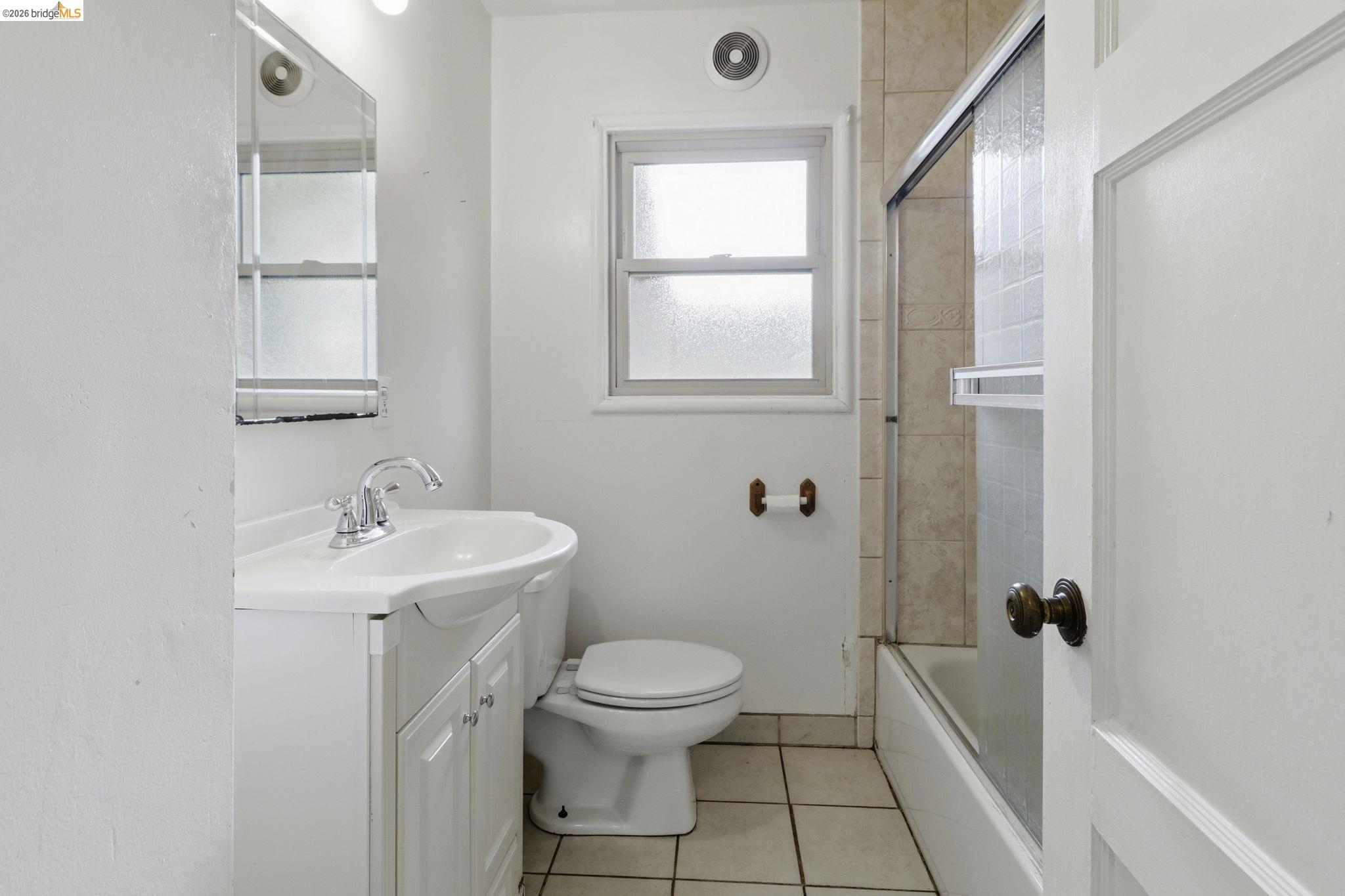 Detail Gallery Image 31 of 41 For 1529 Ada St, Berkeley,  CA 94703 - 5 Beds | 2 Baths