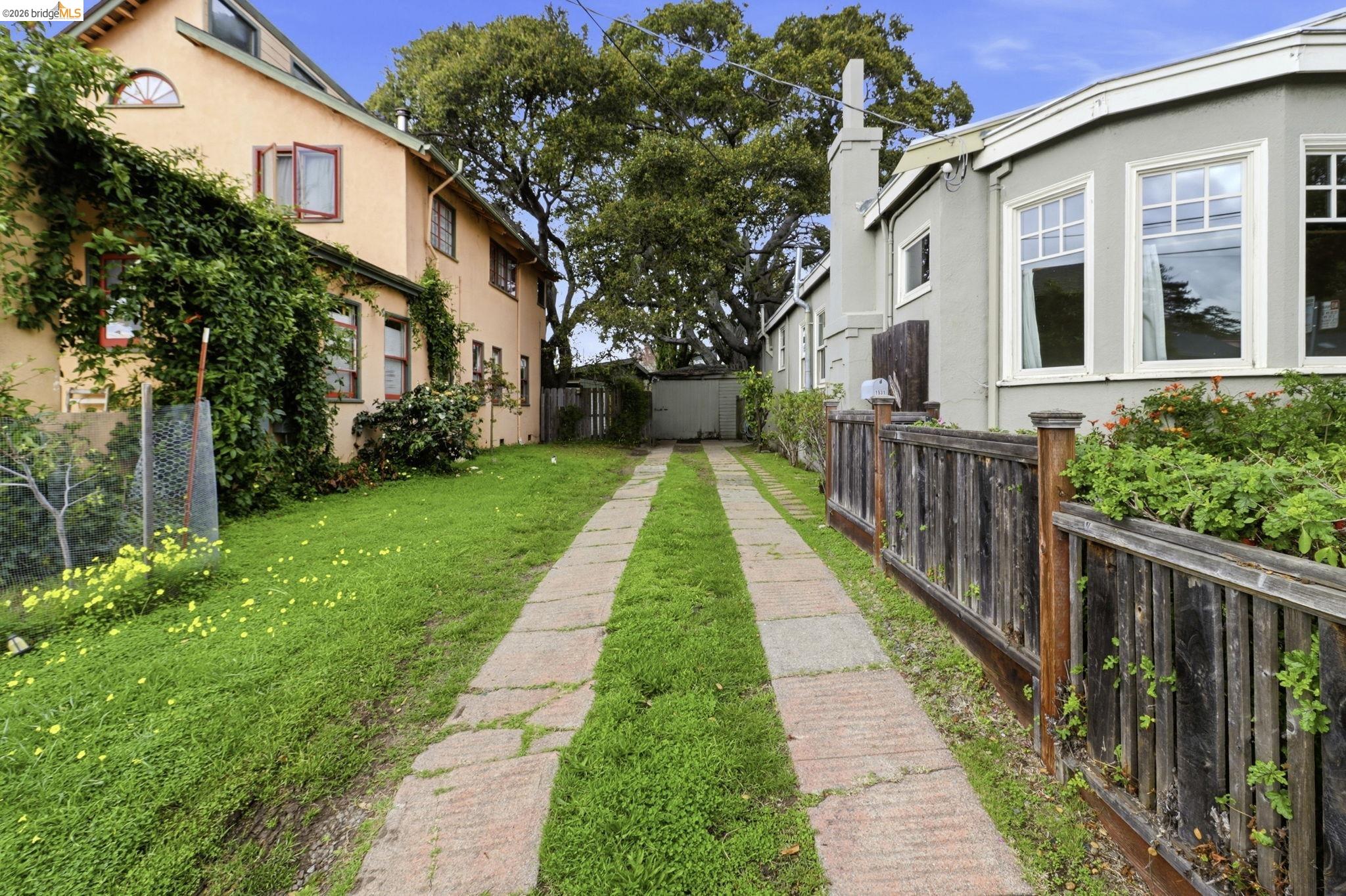 Detail Gallery Image 37 of 41 For 1529 Ada St, Berkeley,  CA 94703 - 5 Beds | 2 Baths