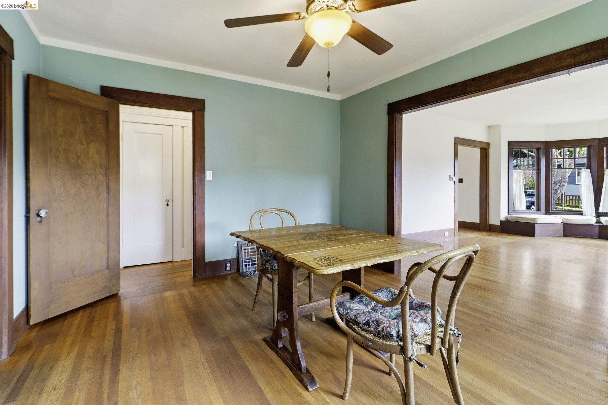 Detail Gallery Image 6 of 41 For 1529 Ada St, Berkeley,  CA 94703 - 5 Beds | 2 Baths