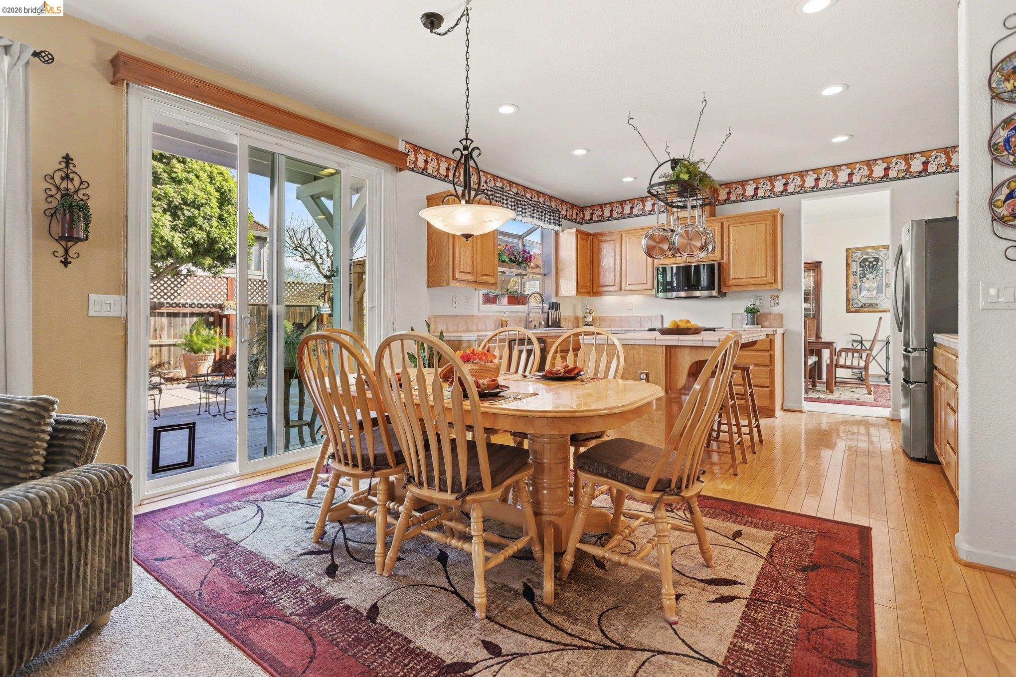 Detail Gallery Image 11 of 43 For 5407 Cherokee Way, Antioch,  CA 94531 - 5 Beds | 3 Baths