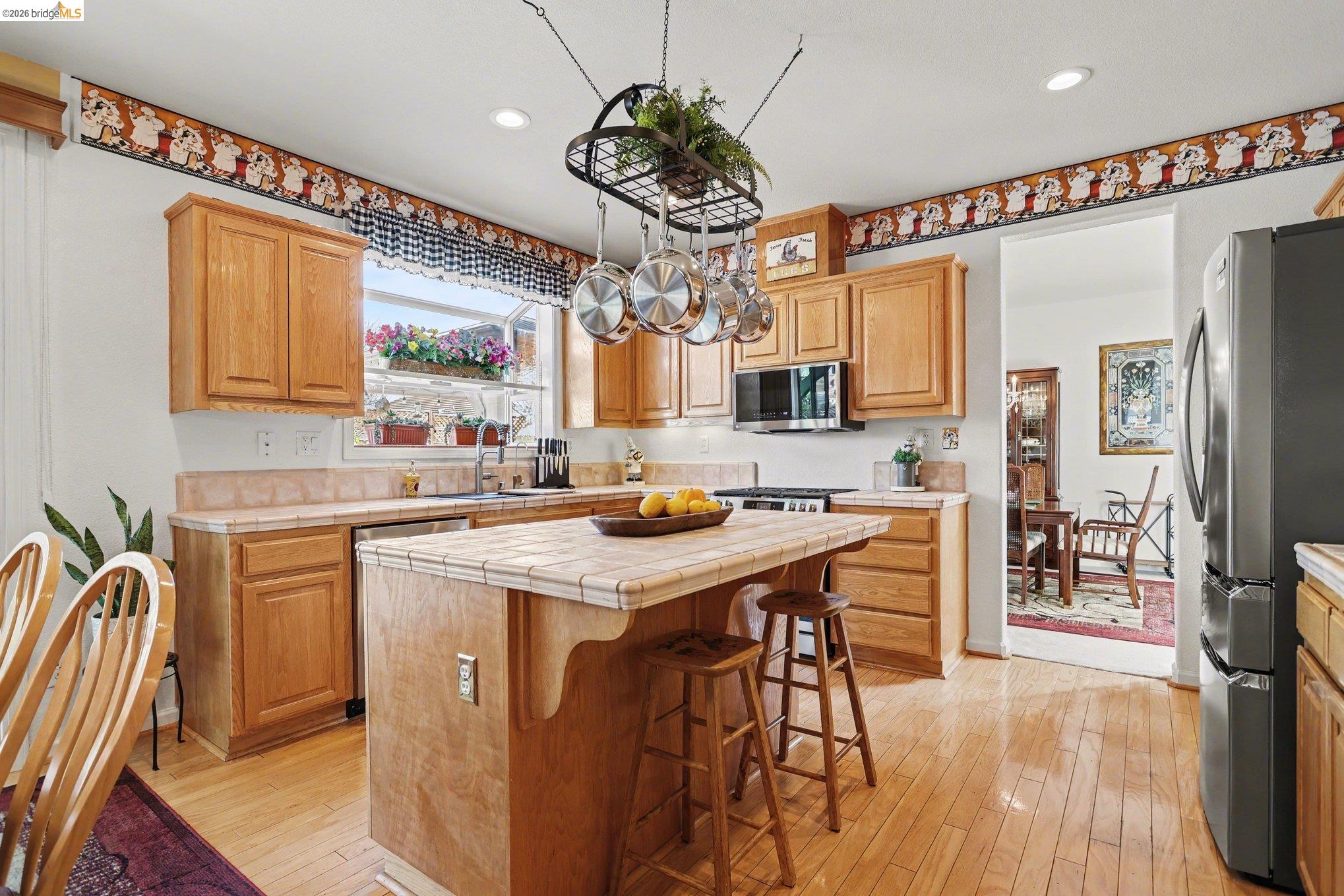 Detail Gallery Image 13 of 43 For 5407 Cherokee Way, Antioch,  CA 94531 - 5 Beds | 3 Baths