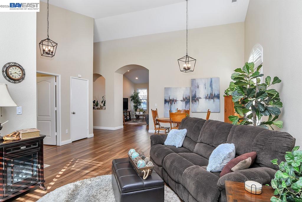 Detail Gallery Image 4 of 32 For 4876 Trenton St, Oakley,  CA 94561 - 3 Beds | 2 Baths