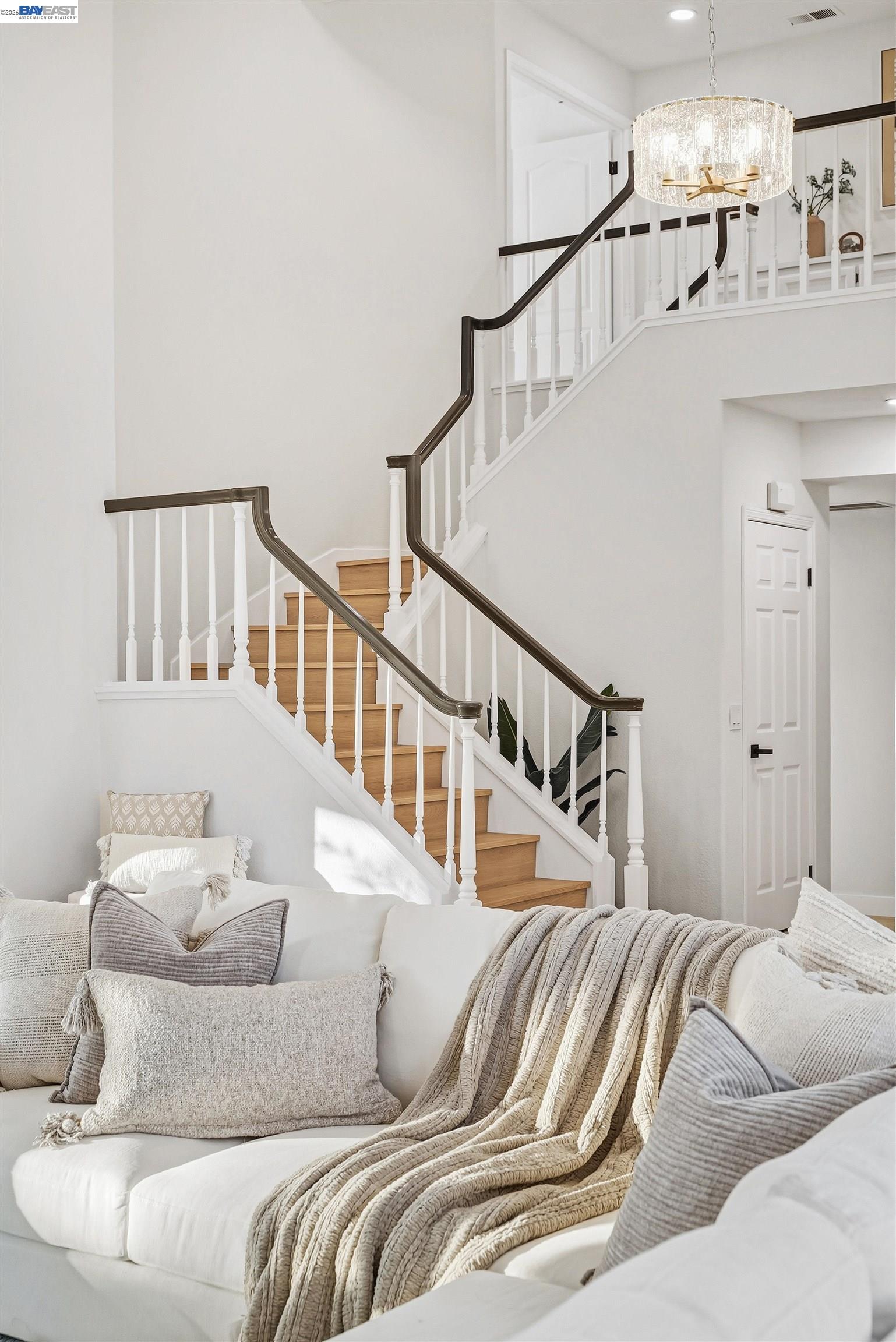 Detail Gallery Image 8 of 59 For 2058 Palmer Dr, Pleasanton,  CA 94588 - 5 Beds | 3 Baths