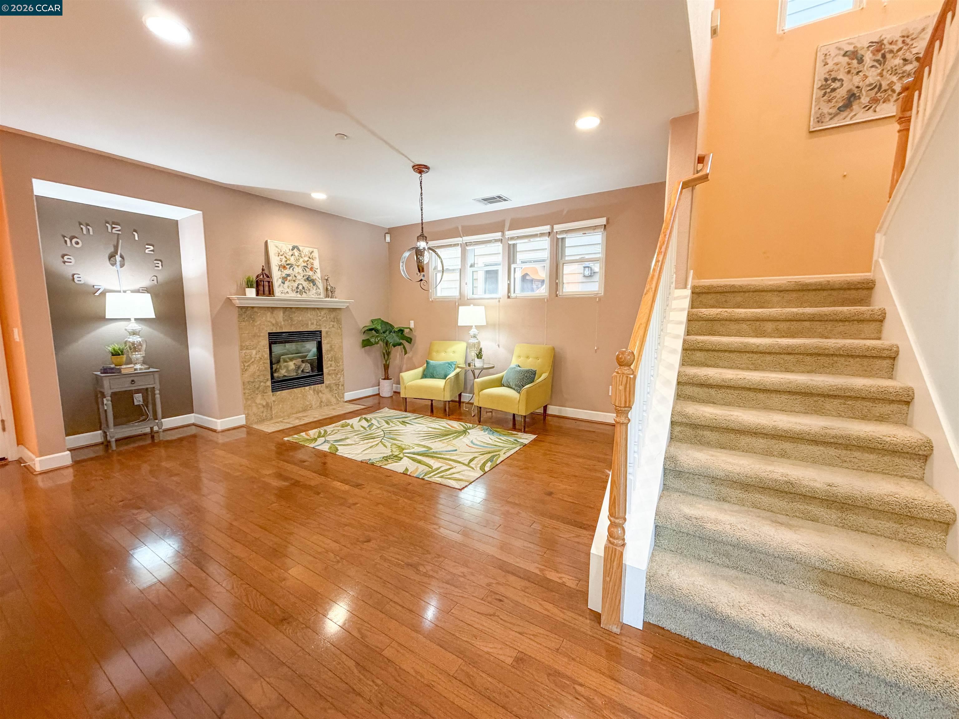 Detail Gallery Image 12 of 35 For 3198 S Front St, Hercules,  CA 94547 - 3 Beds | 2/1 Baths