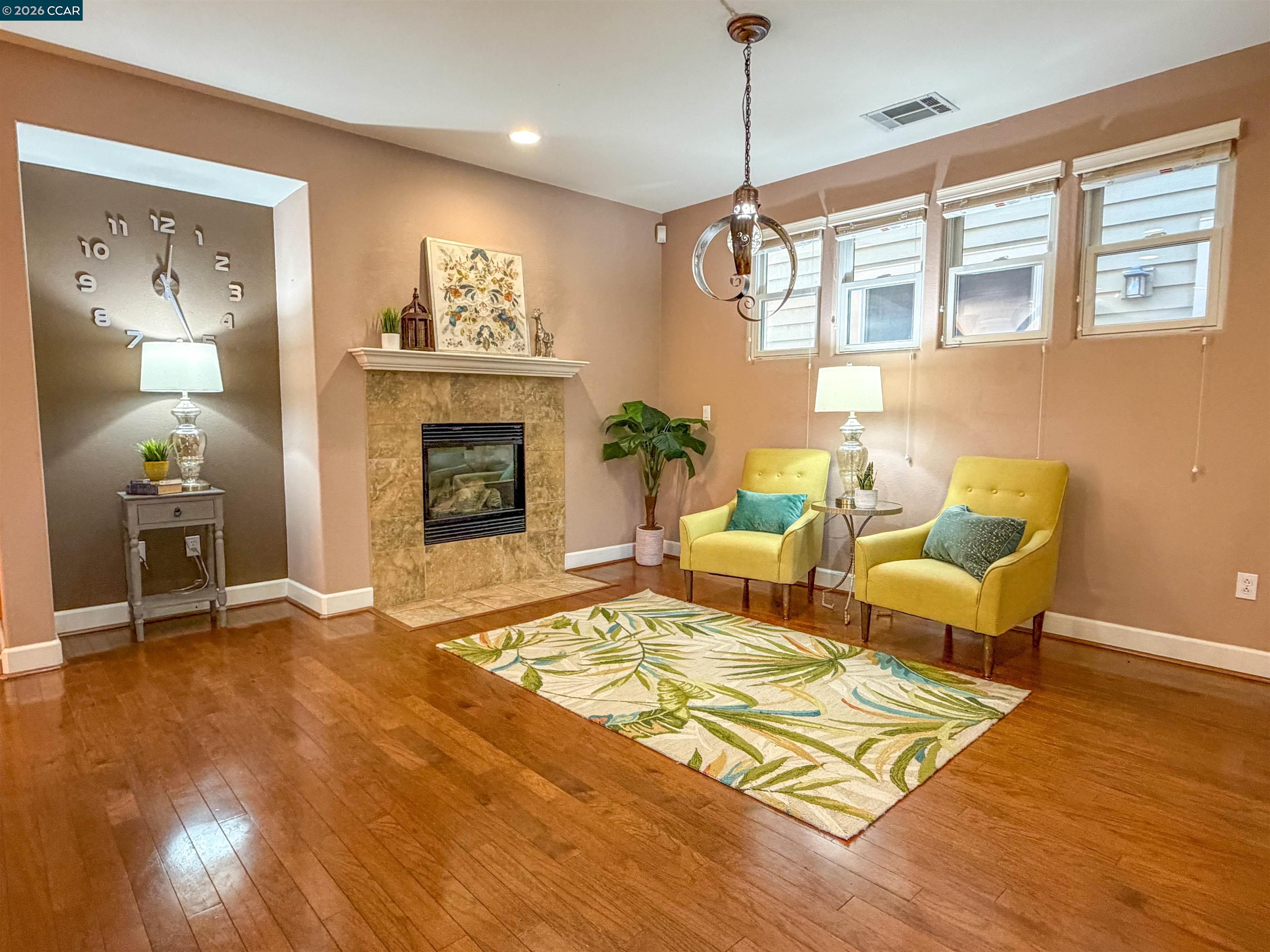 Detail Gallery Image 16 of 35 For 3198 S Front St, Hercules,  CA 94547 - 3 Beds | 2/1 Baths