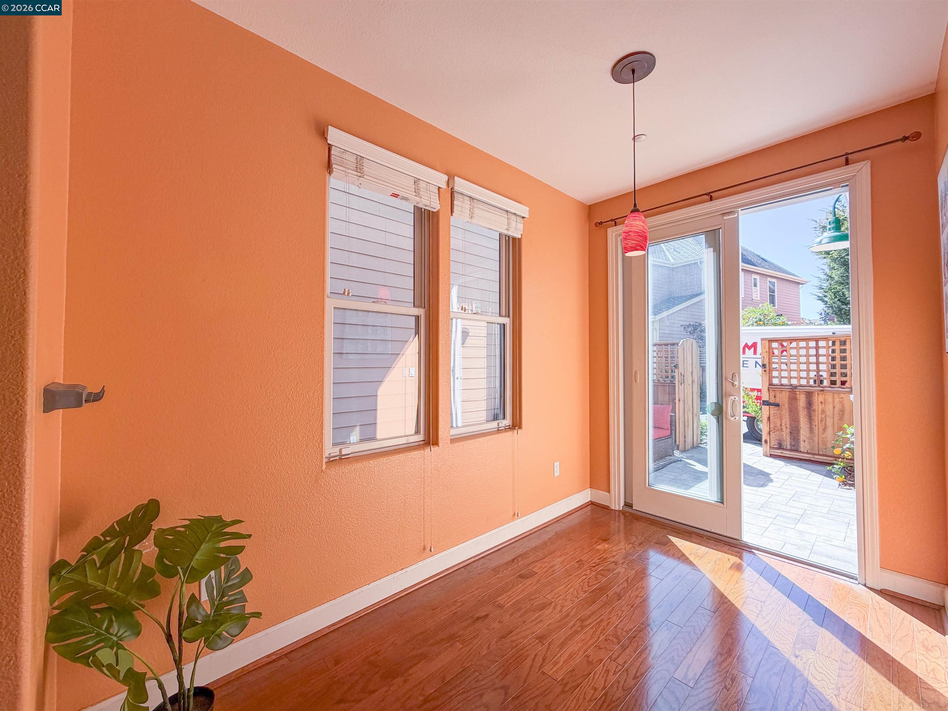 Detail Gallery Image 20 of 35 For 3198 S Front St, Hercules,  CA 94547 - 3 Beds | 2/1 Baths