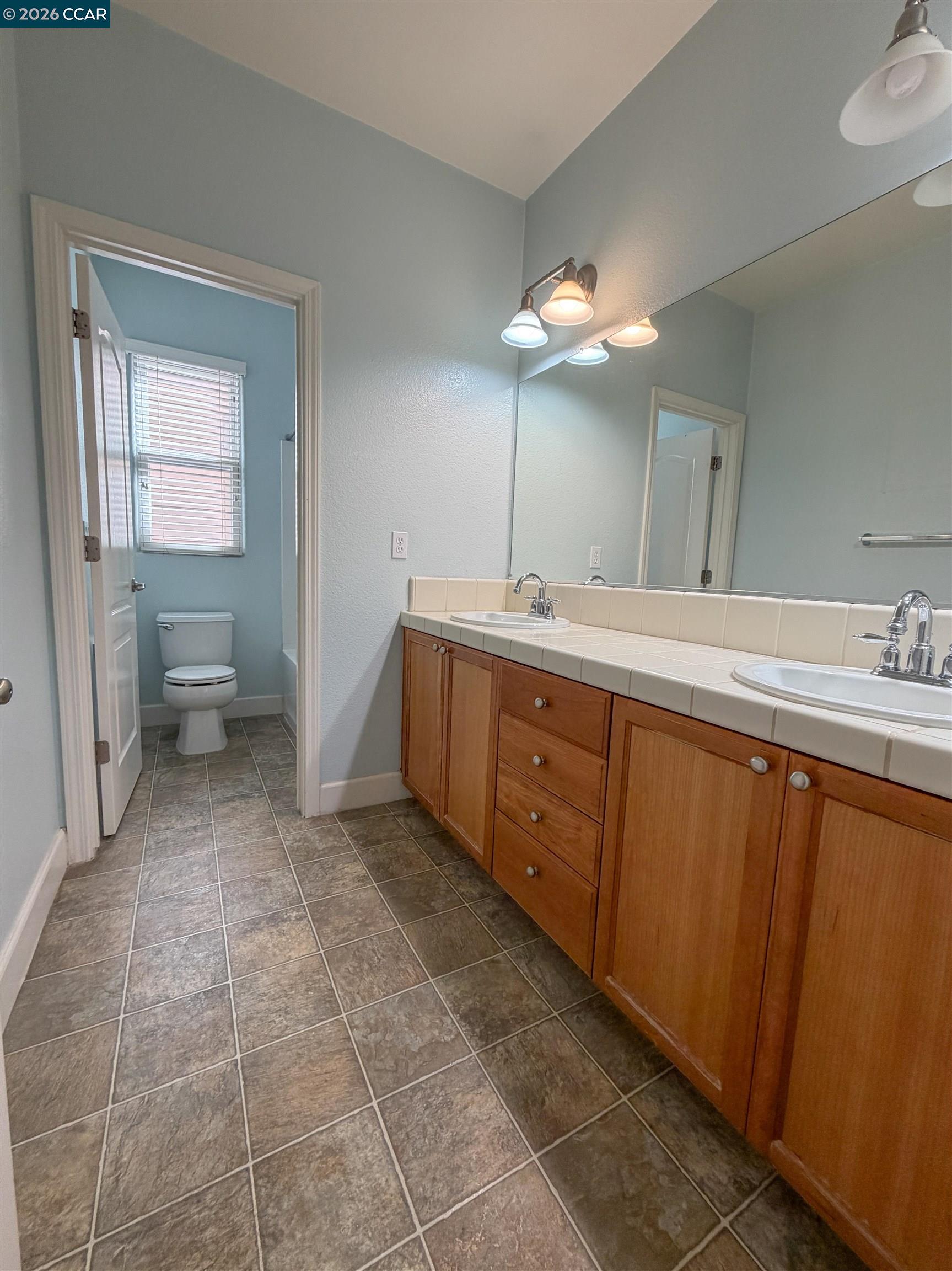 Detail Gallery Image 25 of 35 For 3198 S Front St, Hercules,  CA 94547 - 3 Beds | 2/1 Baths