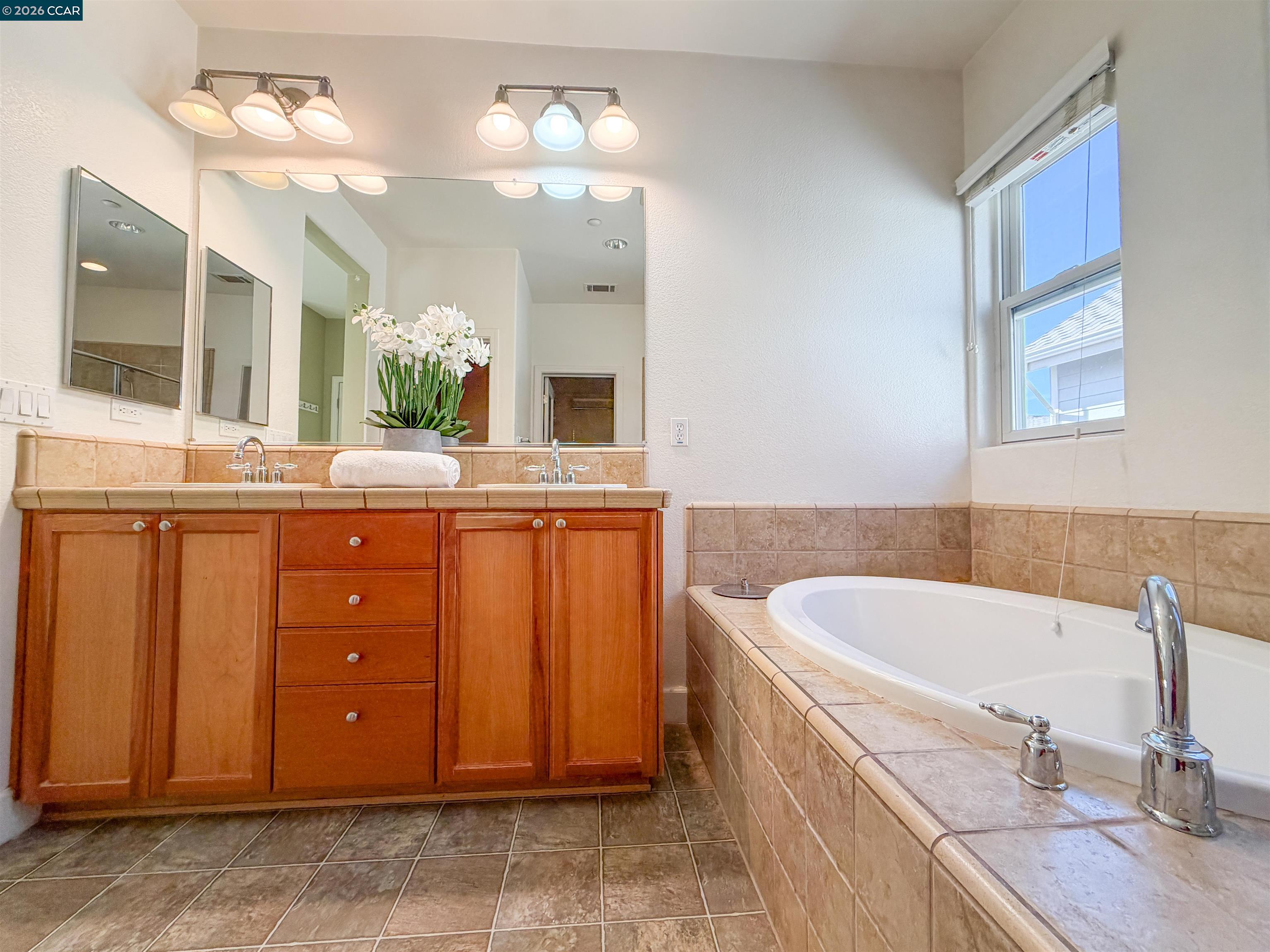 Detail Gallery Image 26 of 35 For 3198 S Front St, Hercules,  CA 94547 - 3 Beds | 2/1 Baths