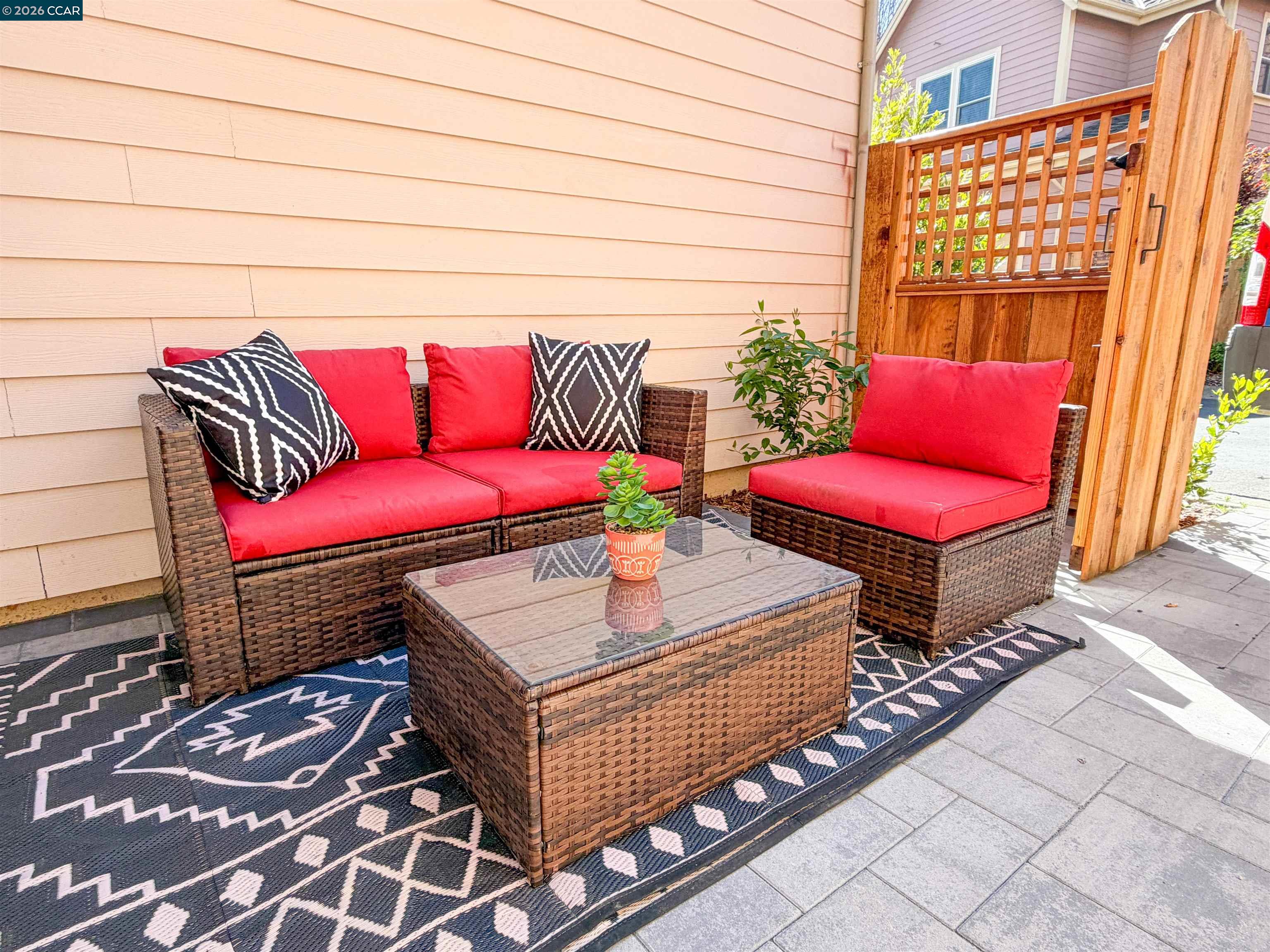 Detail Gallery Image 28 of 35 For 3198 S Front St, Hercules,  CA 94547 - 3 Beds | 2/1 Baths