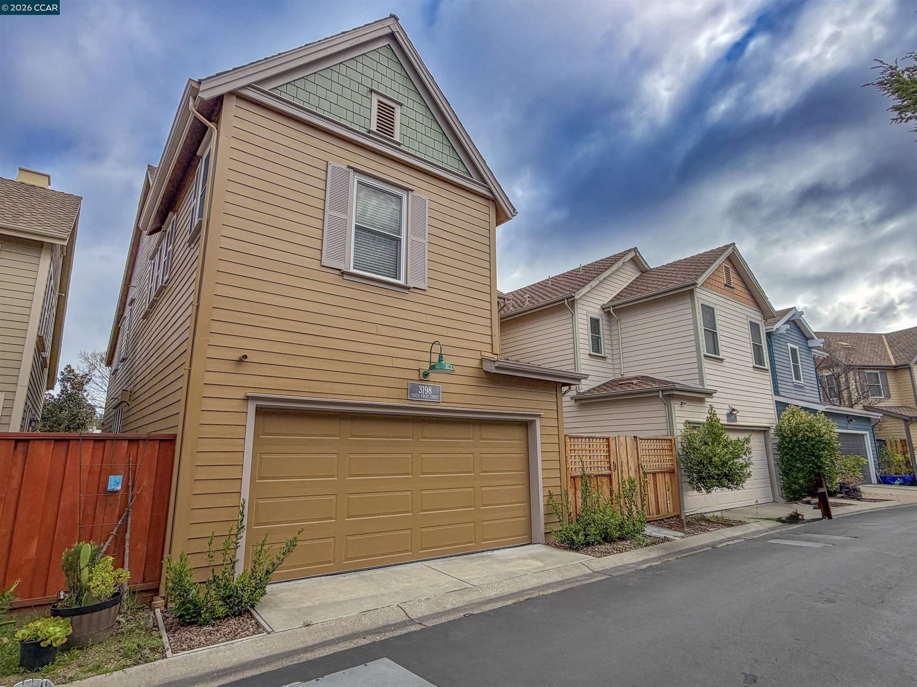 Detail Gallery Image 31 of 35 For 3198 S Front St, Hercules,  CA 94547 - 3 Beds | 2/1 Baths