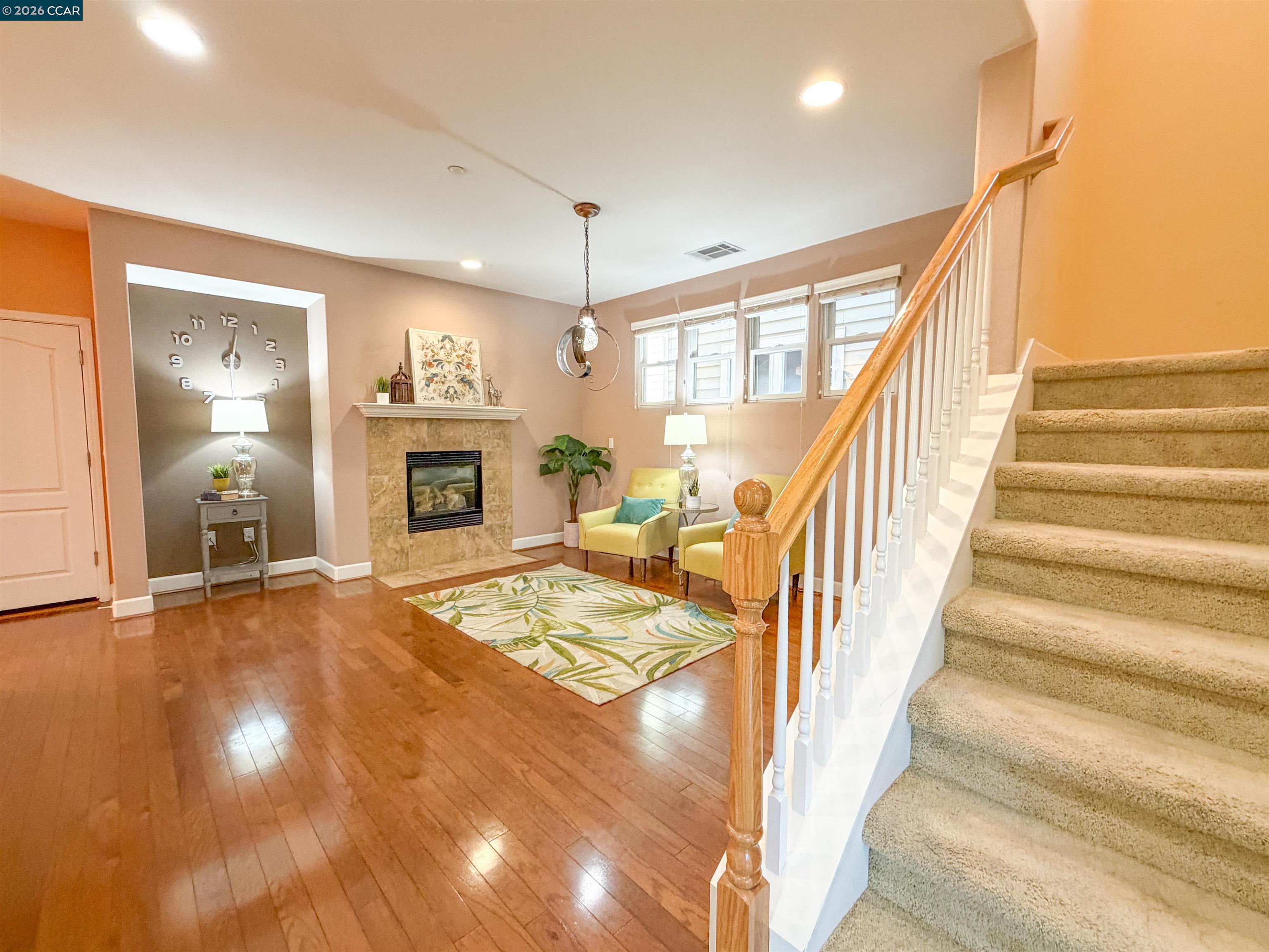 Detail Gallery Image 9 of 35 For 3198 S Front St, Hercules,  CA 94547 - 3 Beds | 2/1 Baths