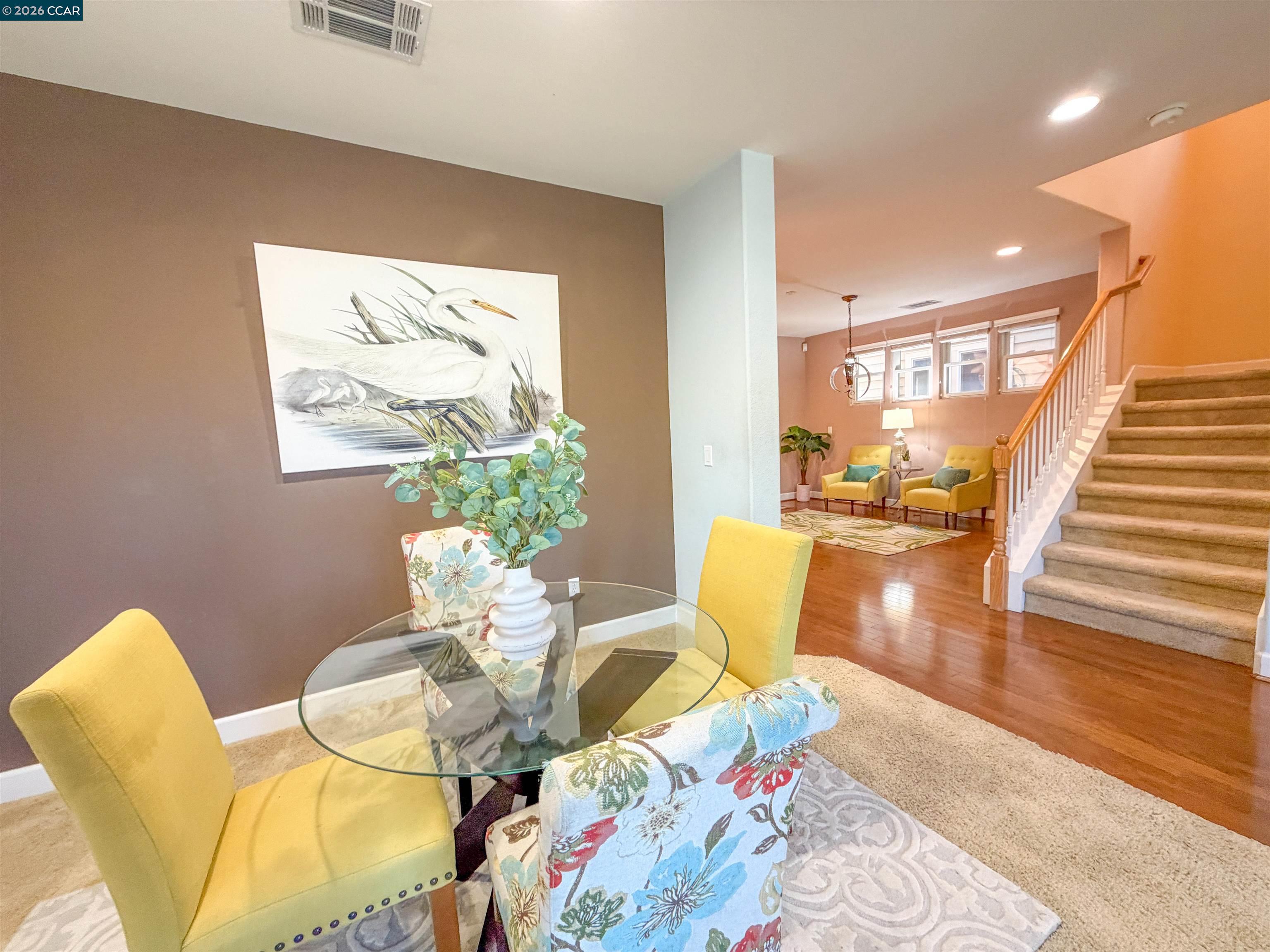 Detail Gallery Image 10 of 35 For 3198 S Front St, Hercules,  CA 94547 - 3 Beds | 2/1 Baths