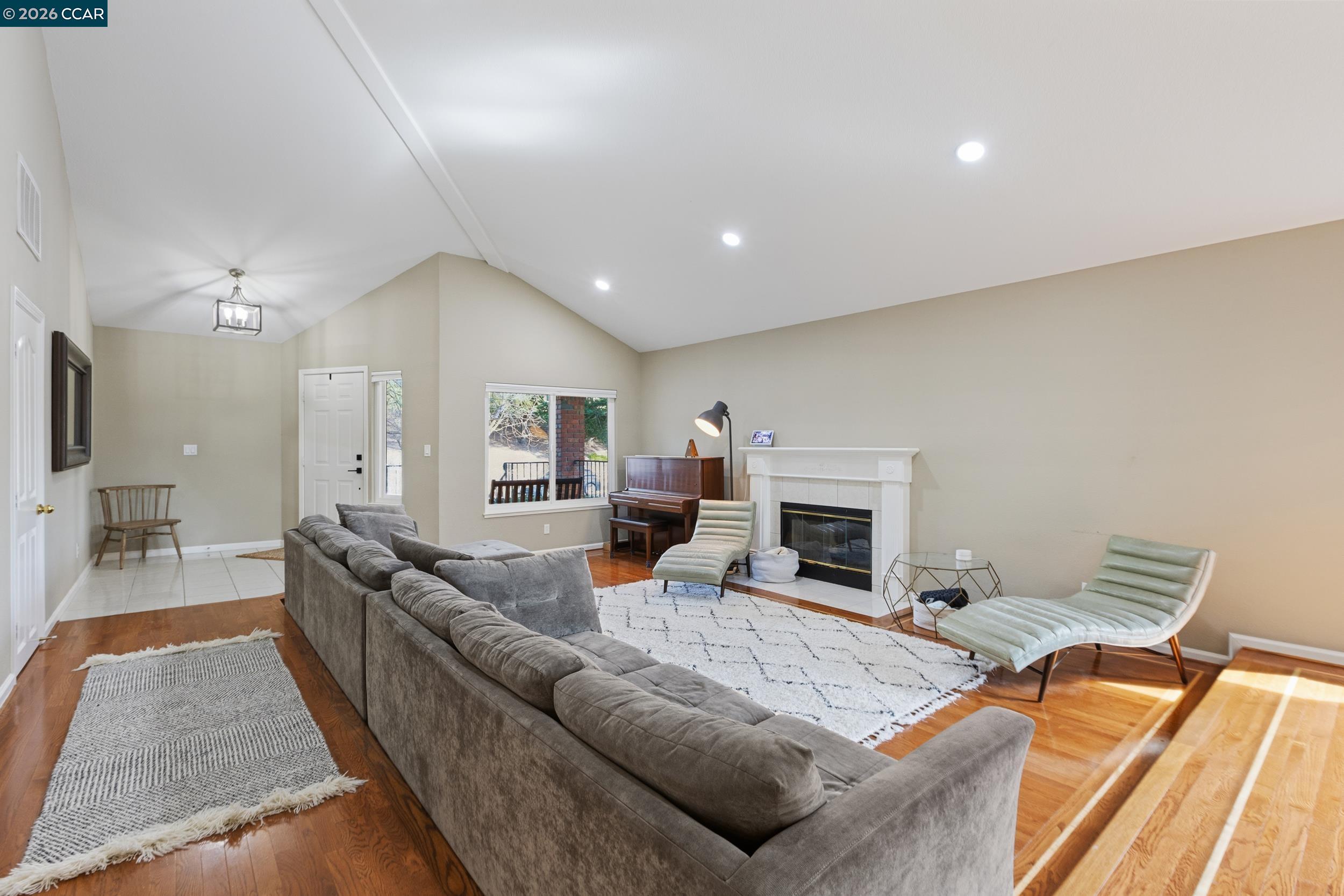 Detail Gallery Image 10 of 43 For 342 Newcastle Ln, Danville,  CA 94506 - 4 Beds | 3 Baths