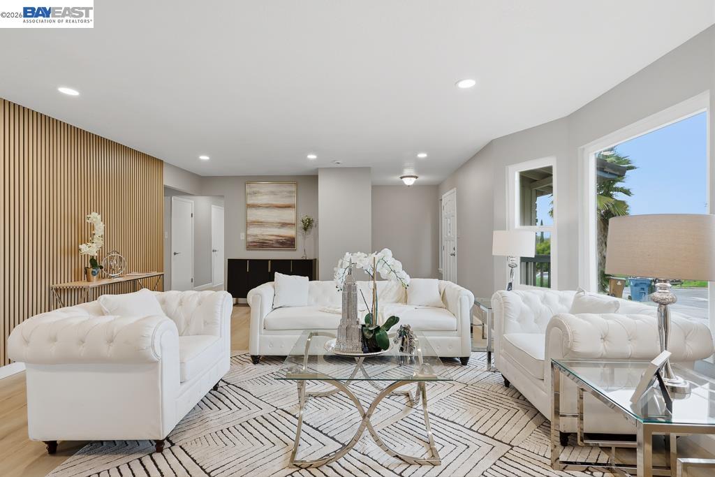 Detail Gallery Image 11 of 56 For 807 Bourton Ct, Antioch,  CA 94509 - 4 Beds | 2/1 Baths