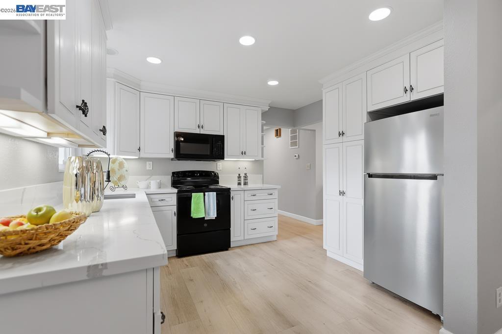 Detail Gallery Image 19 of 56 For 807 Bourton Ct, Antioch,  CA 94509 - 4 Beds | 2/1 Baths