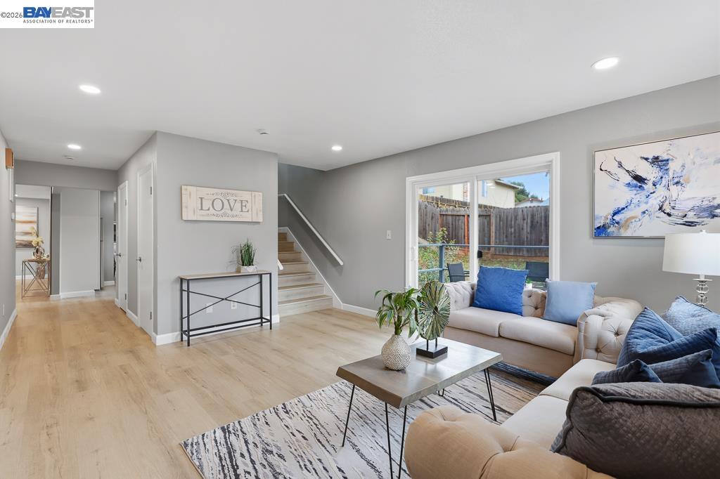 Detail Gallery Image 24 of 56 For 807 Bourton Ct, Antioch,  CA 94509 - 4 Beds | 2/1 Baths