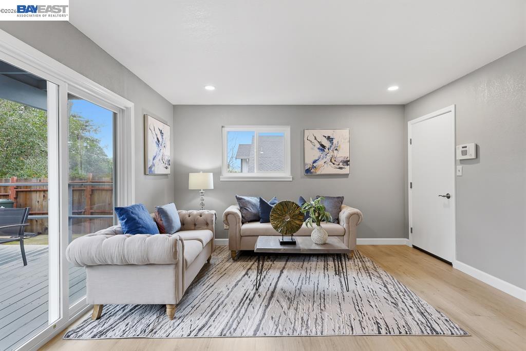 Detail Gallery Image 25 of 56 For 807 Bourton Ct, Antioch,  CA 94509 - 4 Beds | 2/1 Baths