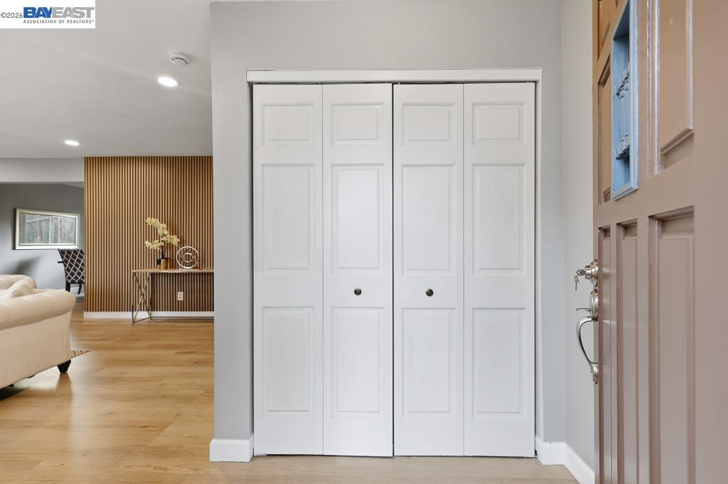 Detail Gallery Image 4 of 56 For 807 Bourton Ct, Antioch,  CA 94509 - 4 Beds | 2/1 Baths