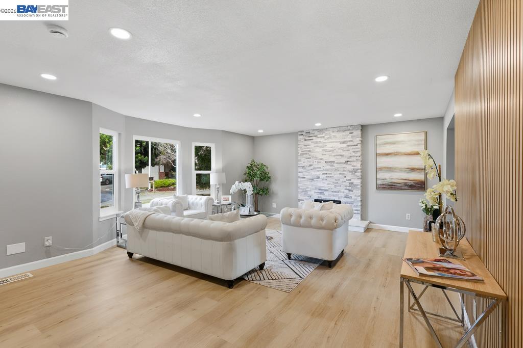 Detail Gallery Image 7 of 56 For 807 Bourton Ct, Antioch,  CA 94509 - 4 Beds | 2/1 Baths