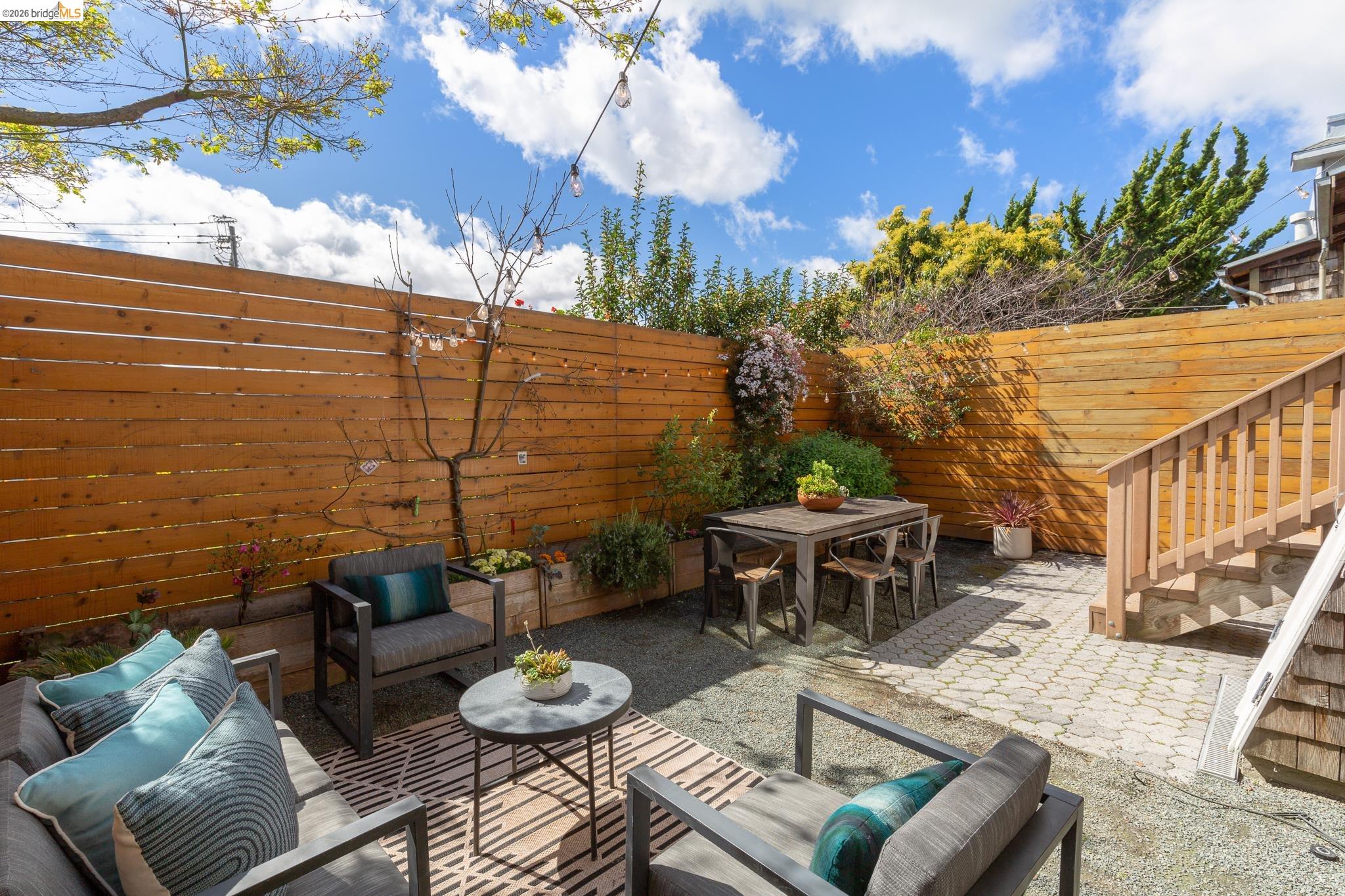 Detail Gallery Image 20 of 47 For 1331 Excelsior Ave, Oakland,  CA 94602 - 3 Beds | 2 Baths