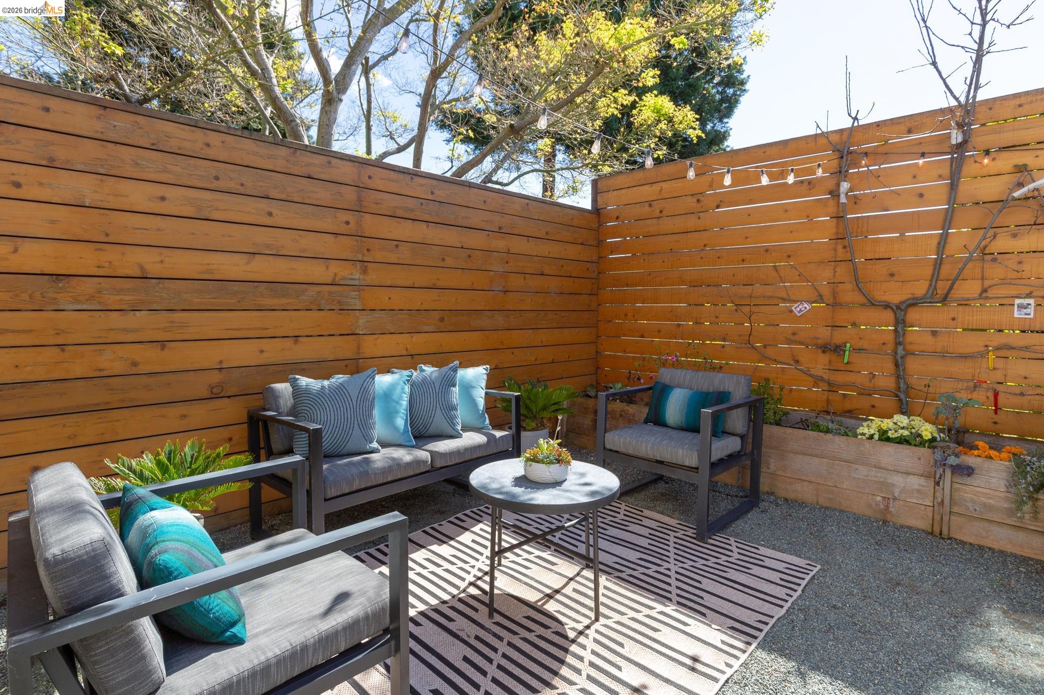 Detail Gallery Image 39 of 47 For 1331 Excelsior Ave, Oakland,  CA 94602 - 3 Beds | 2 Baths