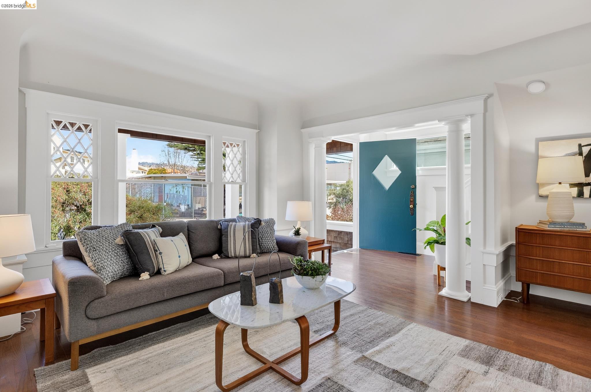 Detail Gallery Image 5 of 47 For 1331 Excelsior Ave, Oakland,  CA 94602 - 3 Beds | 2 Baths