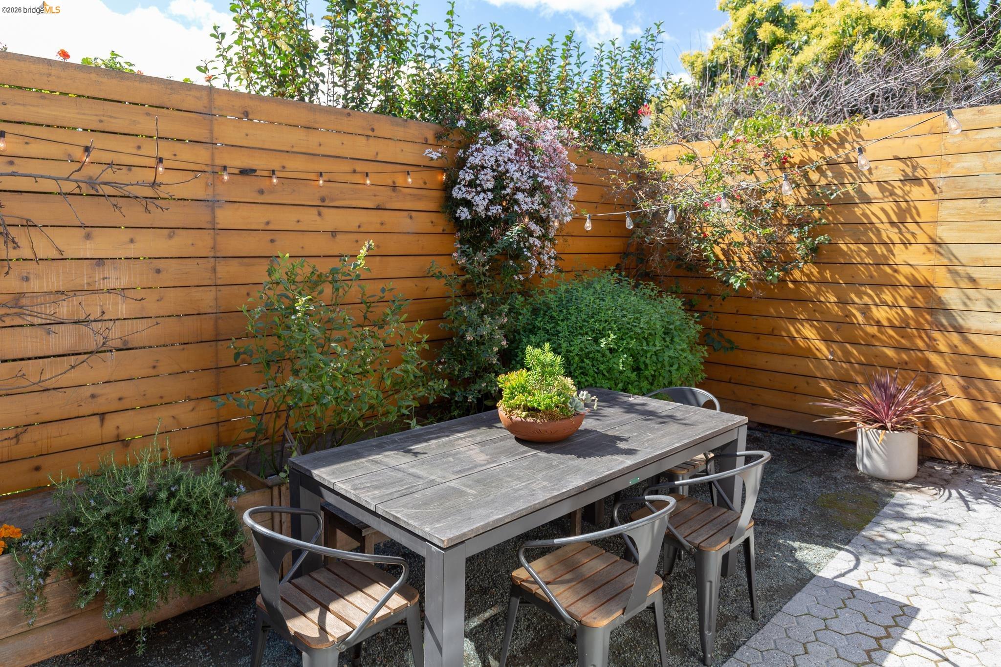 Detail Gallery Image 42 of 47 For 1331 Excelsior Ave, Oakland,  CA 94602 - 3 Beds | 2 Baths