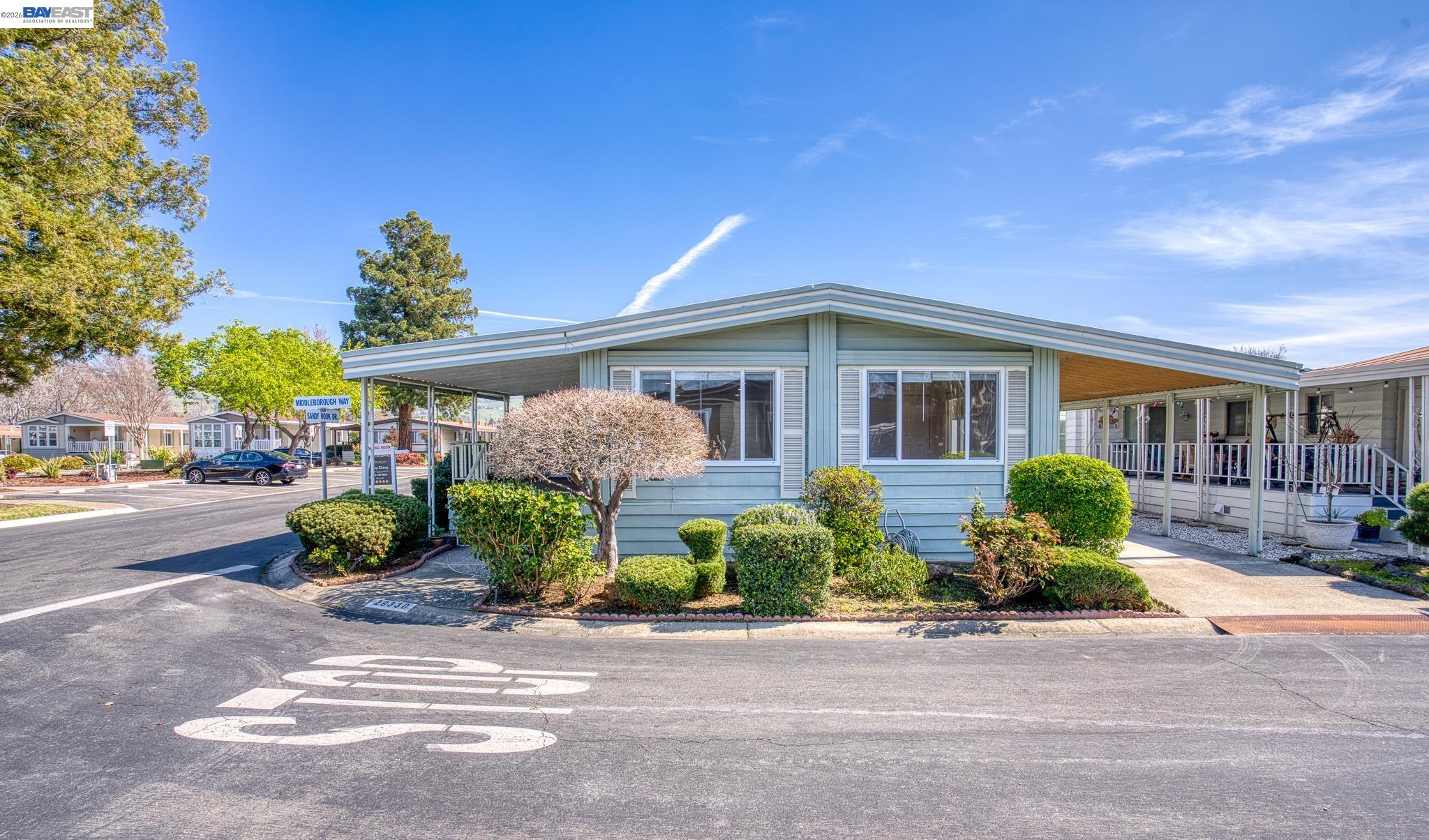 Detail Gallery Image 4 of 40 For 29330 Middleborough Way, Hayward,  CA 94544 - 3 Beds | 3 Baths