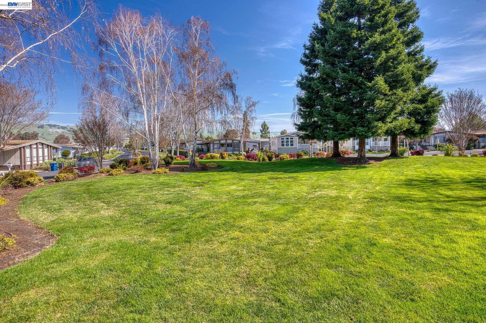 Detail Gallery Image 37 of 40 For 29330 Middleborough Way, Hayward,  CA 94544 - 3 Beds | 3 Baths