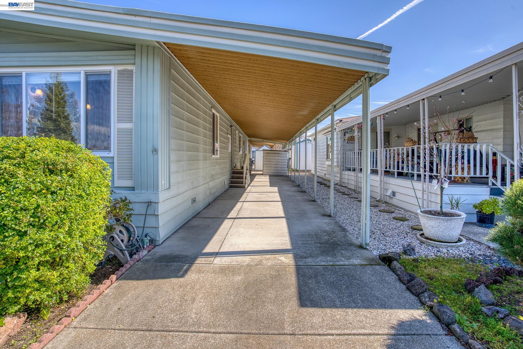 Detail Gallery Image 10 of 40 For 29330 Middleborough Way, Hayward,  CA 94544 - 3 Beds | 3 Baths