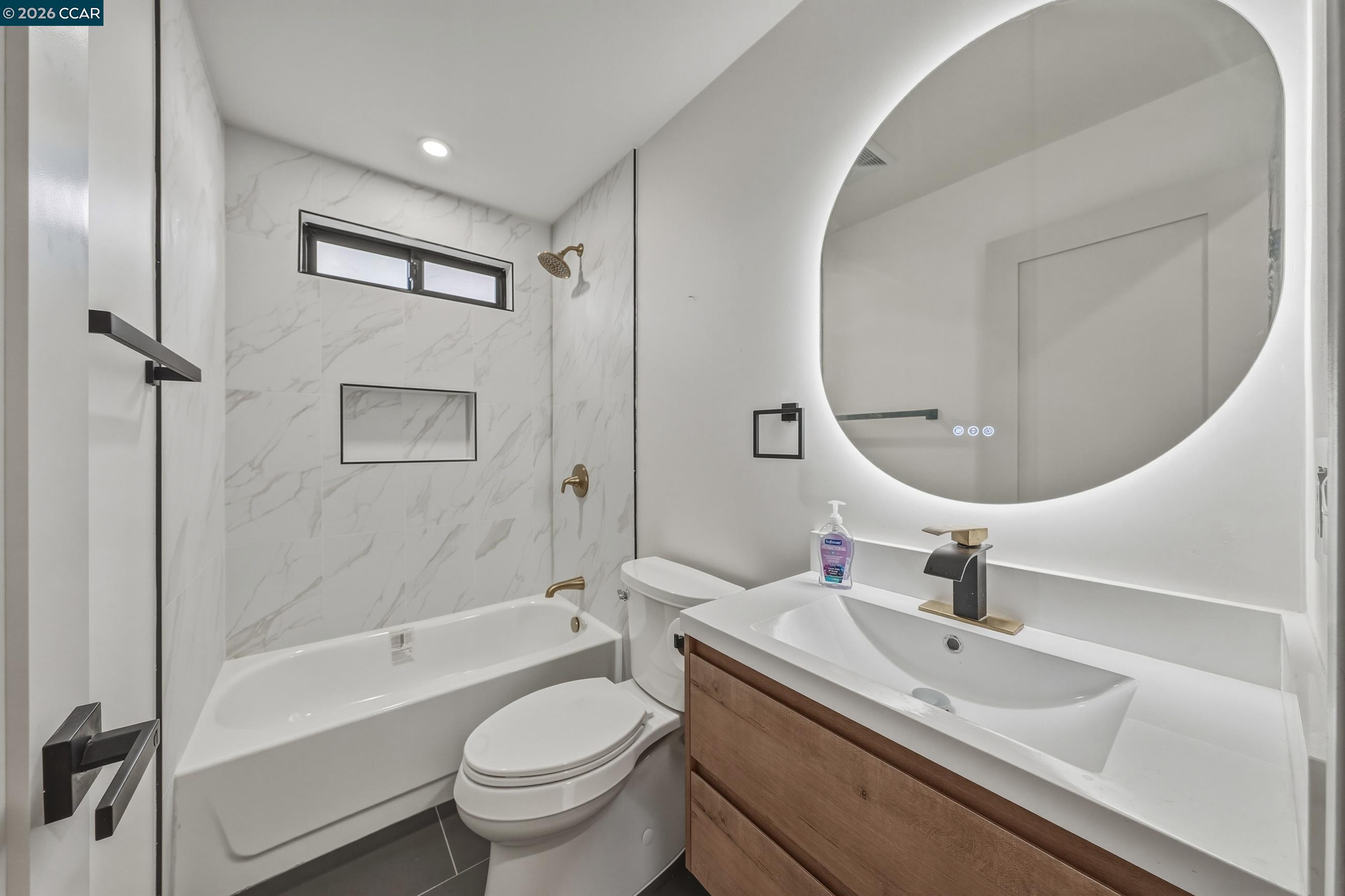 Detail Gallery Image 16 of 27 For 295 Foothill Blvd, Napa,  CA 94558 - 4 Beds | 3 Baths