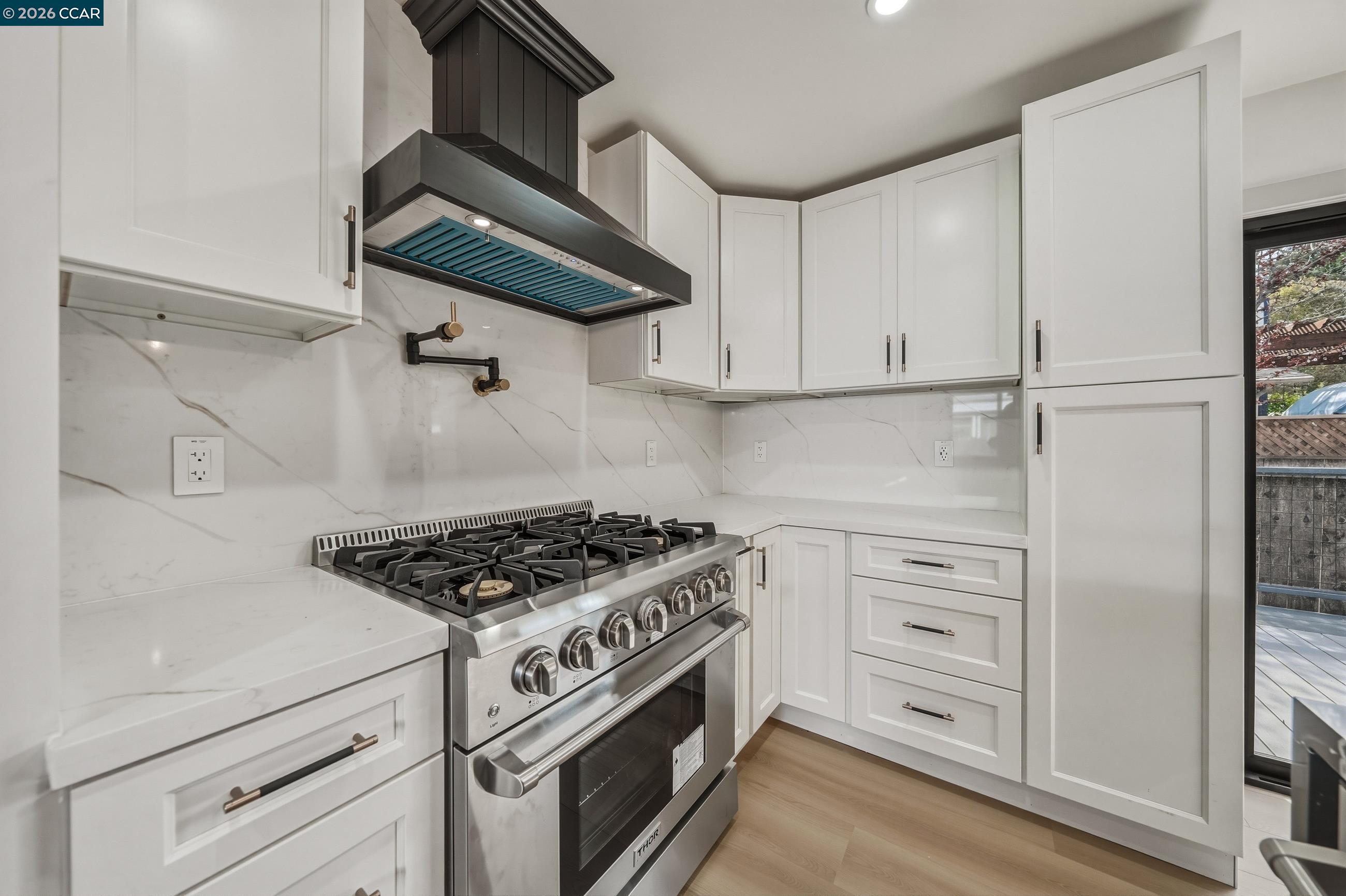 Detail Gallery Image 5 of 27 For 295 Foothill Blvd, Napa,  CA 94558 - 4 Beds | 3 Baths