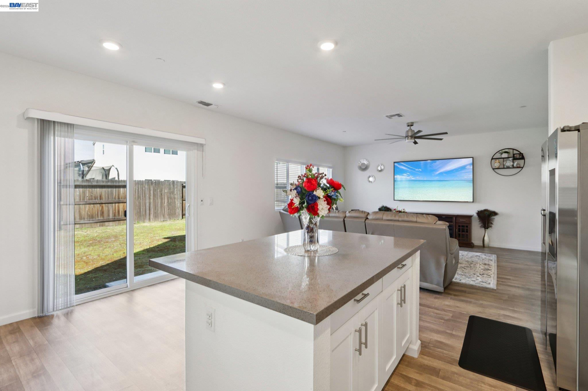 Detail Gallery Image 13 of 38 For 1449 Dorona Ln, Manteca,  CA 95336 - 4 Beds | 2/1 Baths