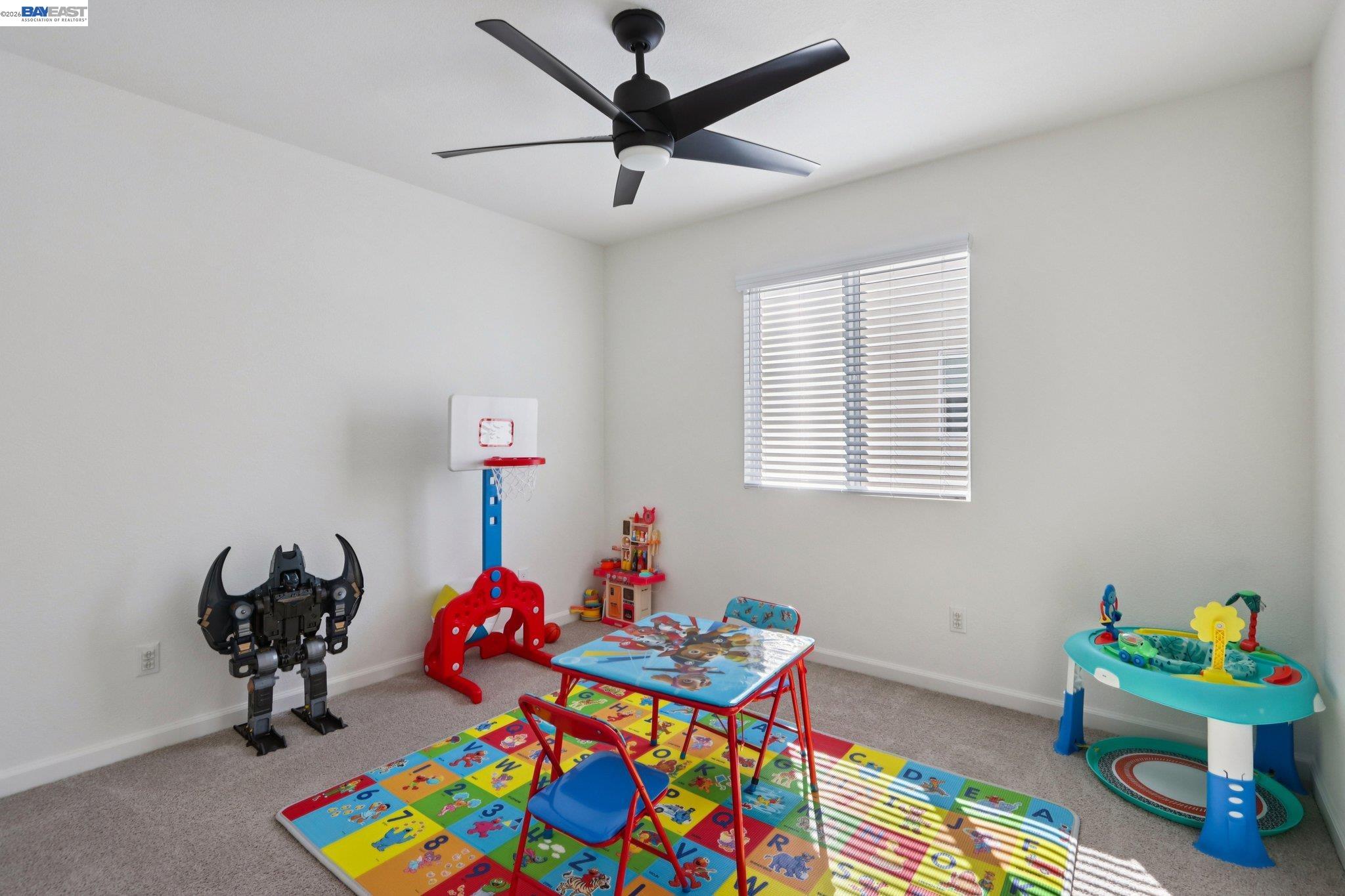 Detail Gallery Image 18 of 38 For 1449 Dorona Ln, Manteca,  CA 95336 - 4 Beds | 2/1 Baths