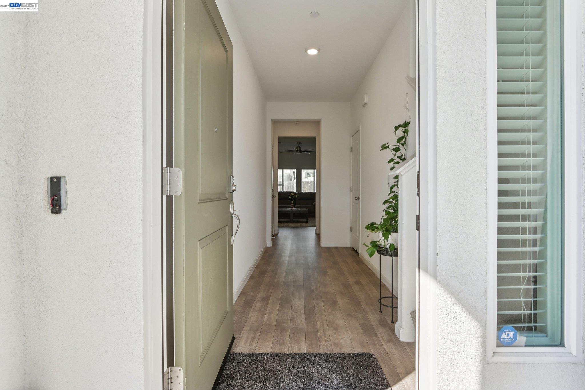 Detail Gallery Image 3 of 38 For 1449 Dorona Ln, Manteca,  CA 95336 - 4 Beds | 2/1 Baths