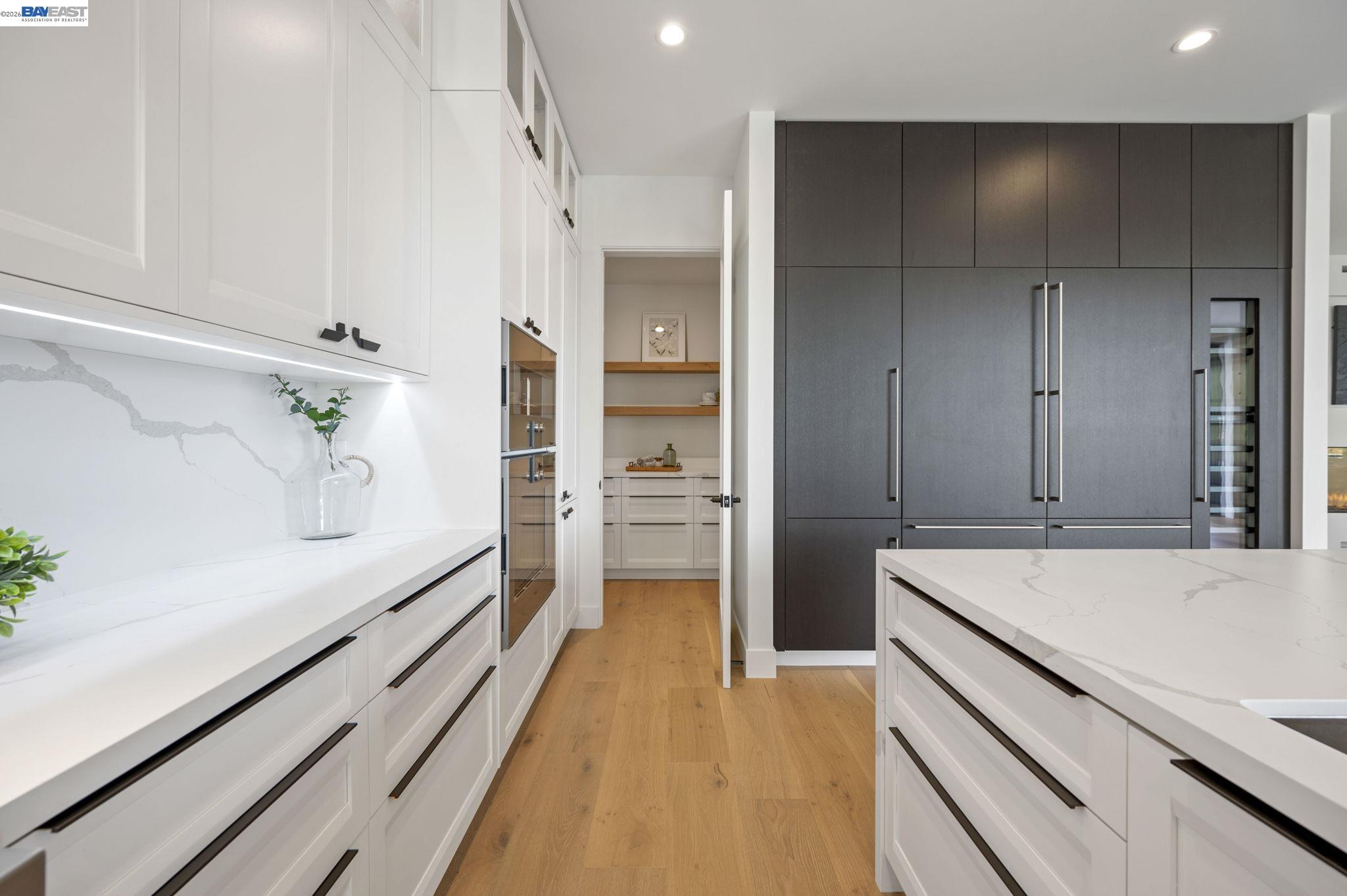 Detail Gallery Image 24 of 60 For 5883 Margarido Dr, Oakland,  CA 94618 - 5 Beds | 5/1 Baths